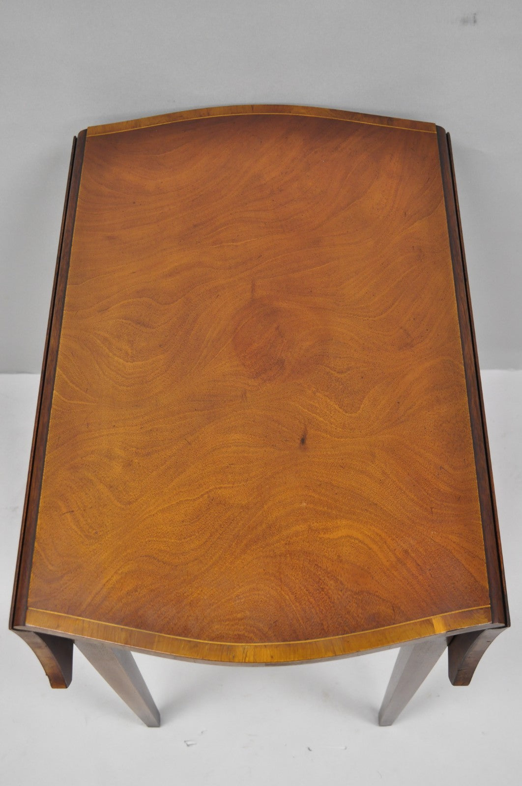 Vintage Baker Hepplewhite Style Mahogany Pembroke Dropleaf Lamp Side Table