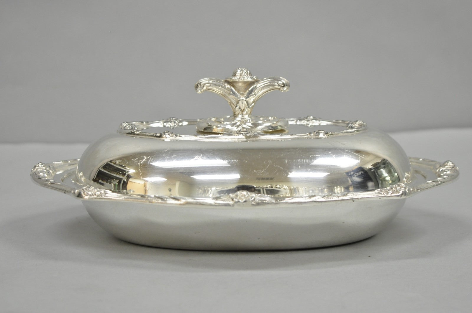 Vintage Rogers 1881 Glenrose Silver Plated Covered Vegetable Serving Dish