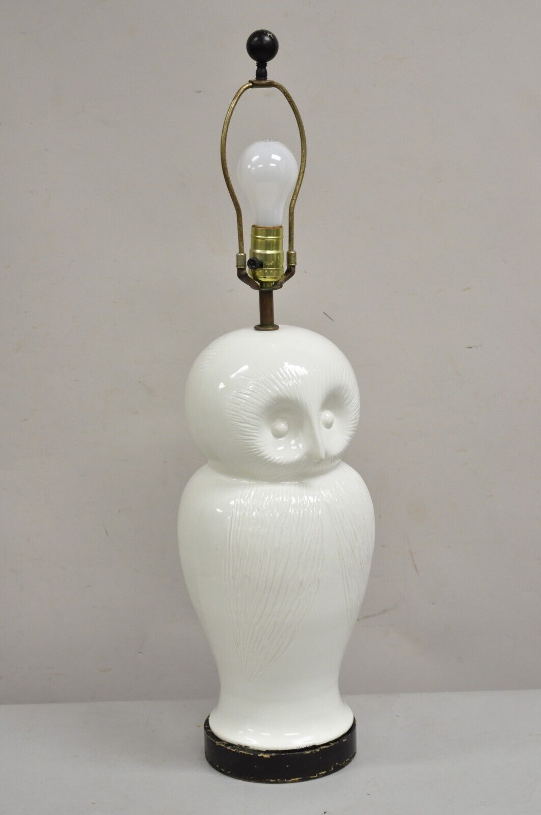 Vintage Mid Century Modern White Ceramic Porcelain Owl Form Table Lamp