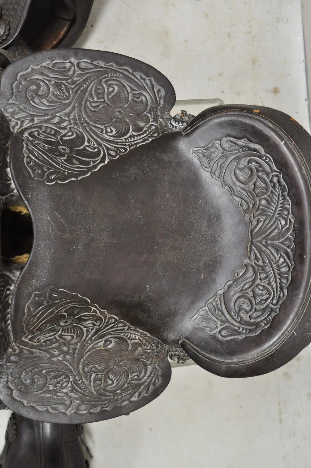 Vintage Brown Tooled Leather Floral Embossed 15" Seat Horse Riding Saddle