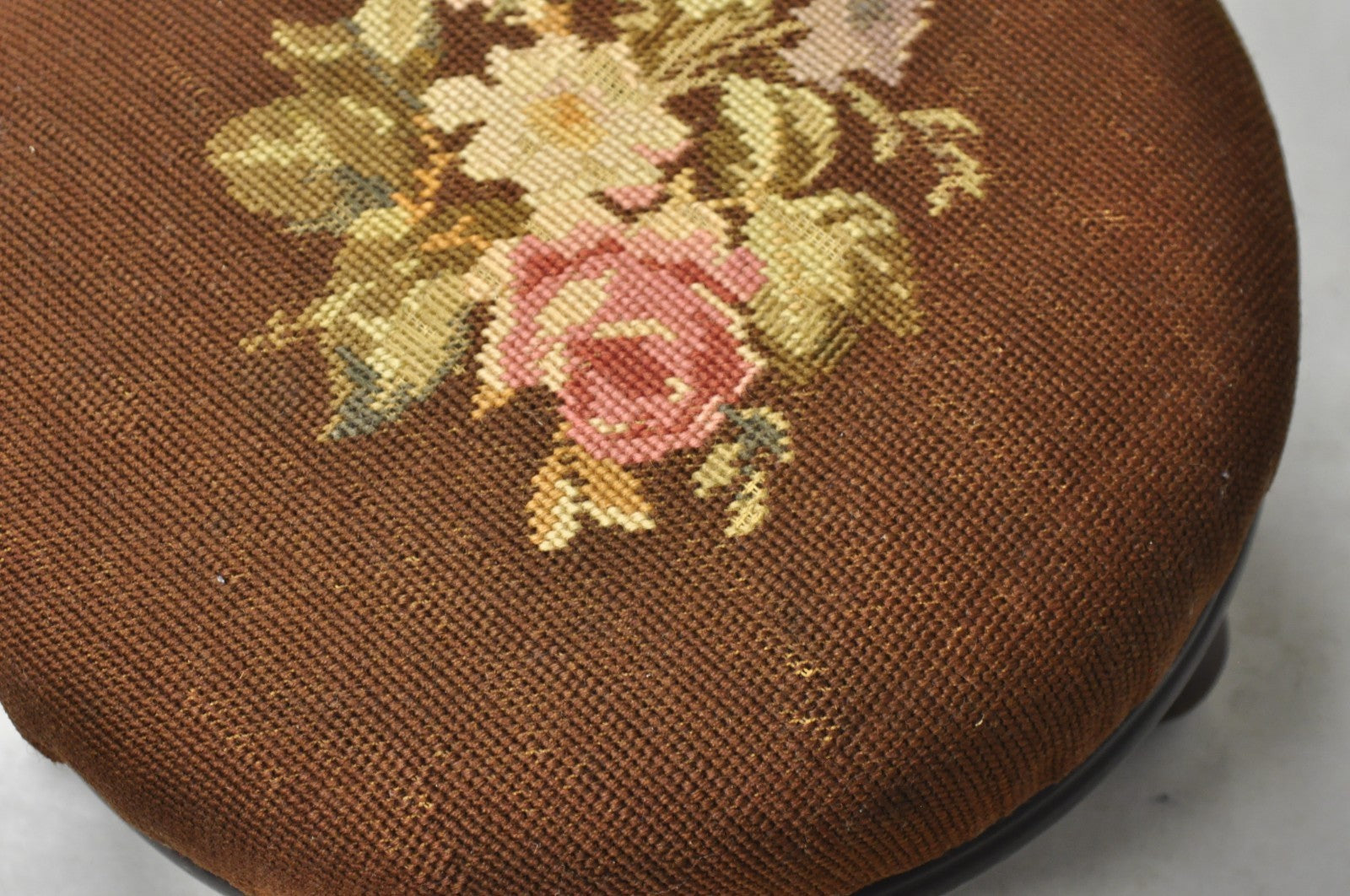Antique Victorian Round Needlepoint Small Footstool Ottoman w/ 5 Walnut Bun Feet