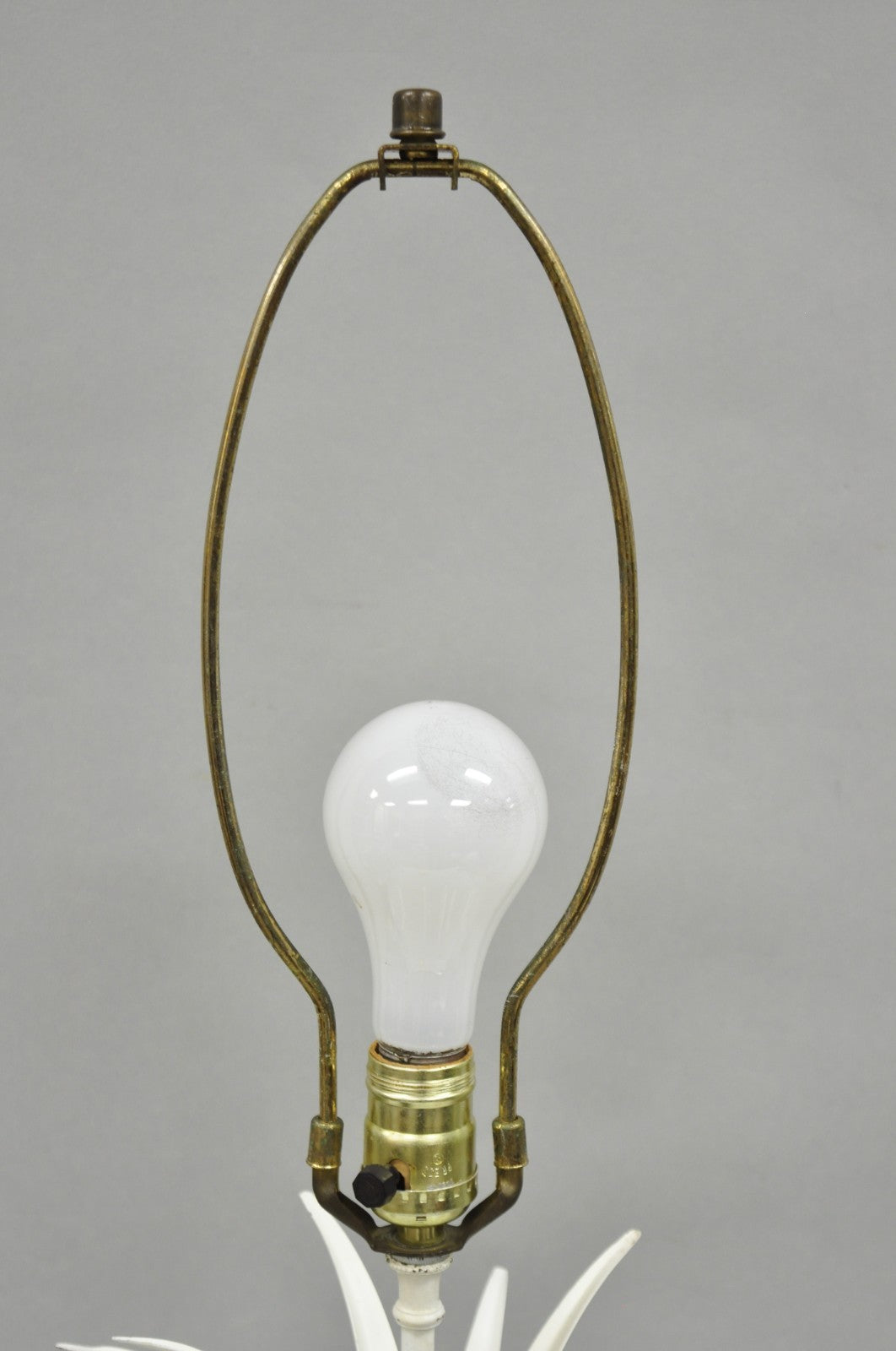 Vintage Italian Hollywood Regency White Tole Metal Figural Pineapple Table Lamp