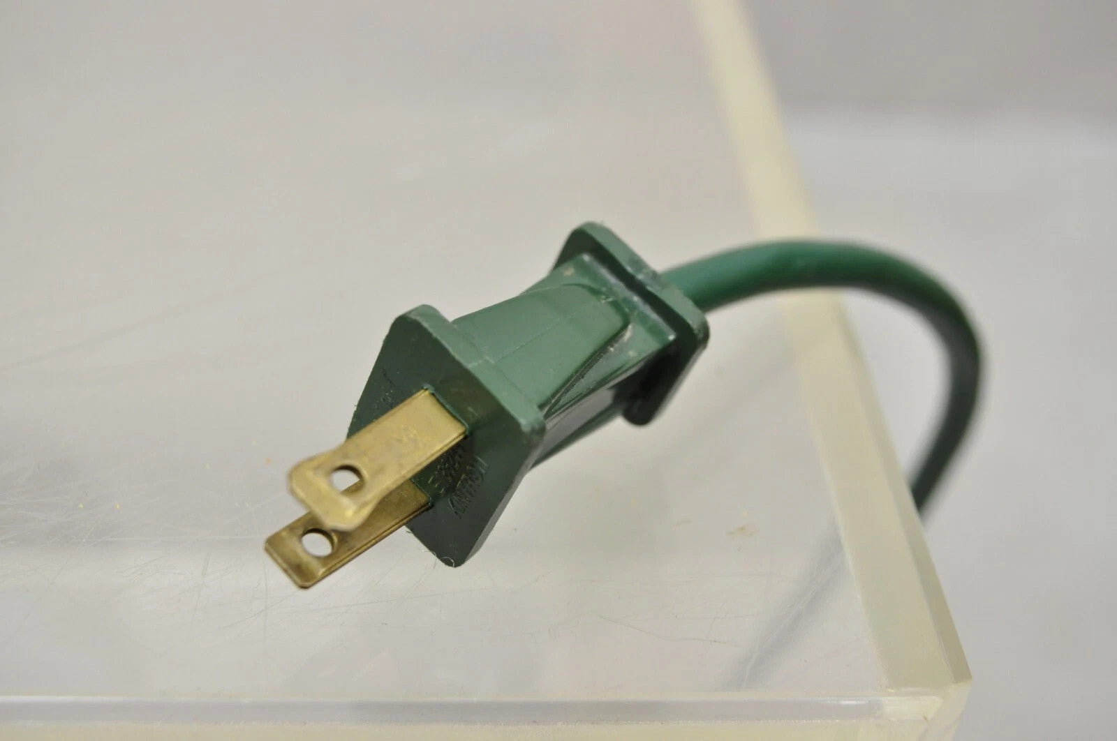 Modern Green Steel Metal Adjustable Theater Production Spot Light Table Lamp