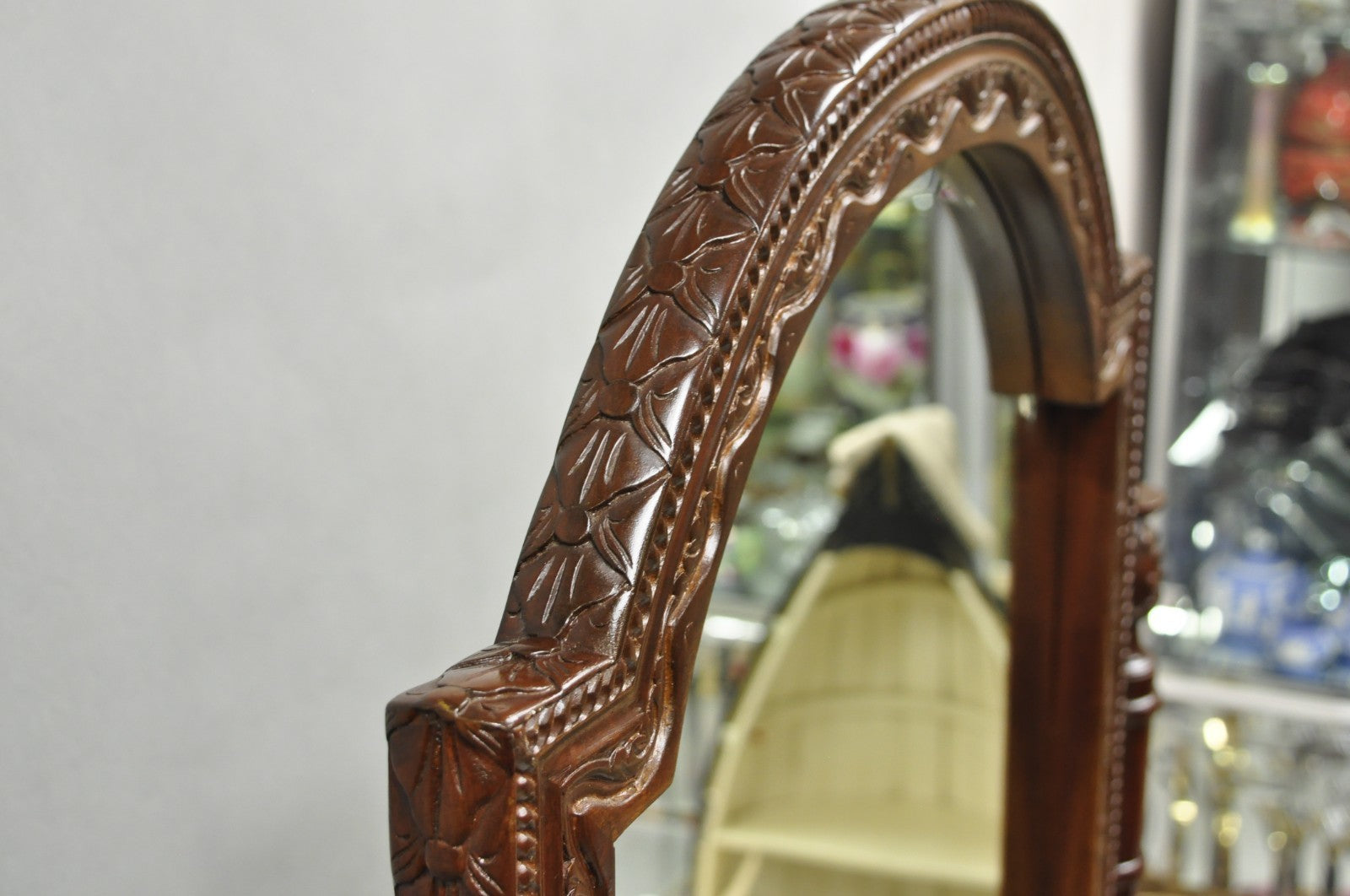 Wellington Carved Mahogany Frame Italian Renaissance Tall Dressing Cheval Mirror