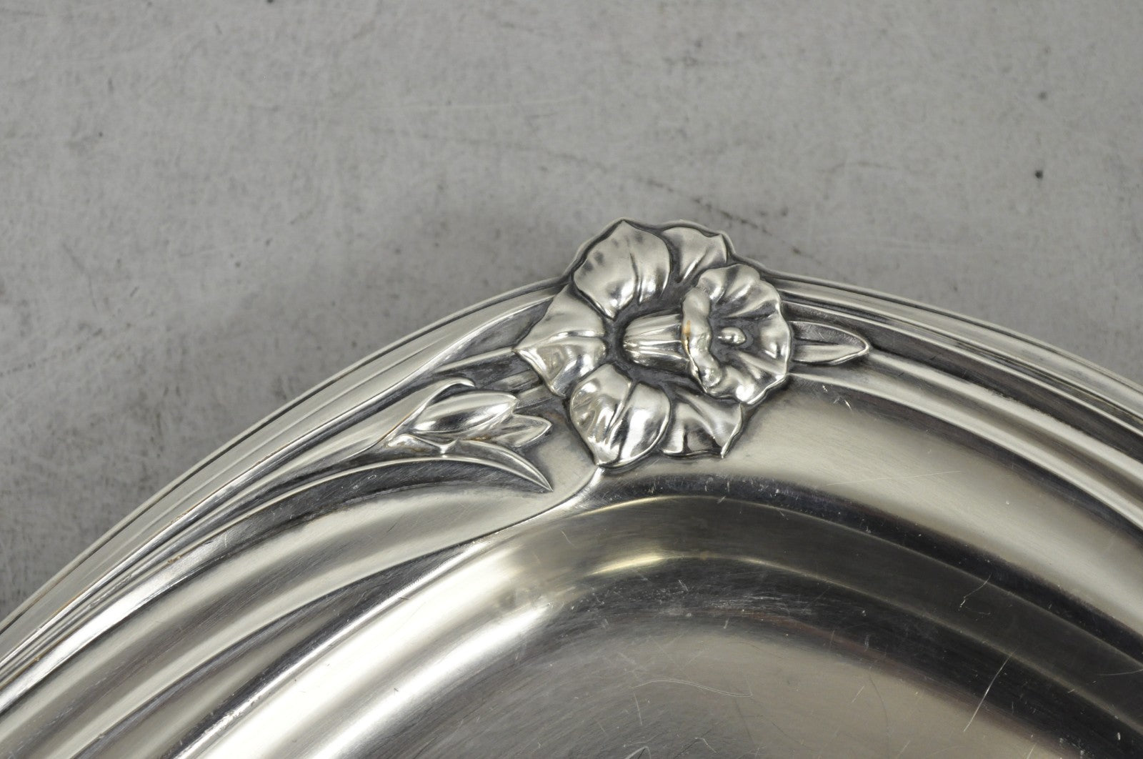 Vintage 1847 Rogers Bros Daffodil 9910 Silver Plated Meat Serving Platter Tray