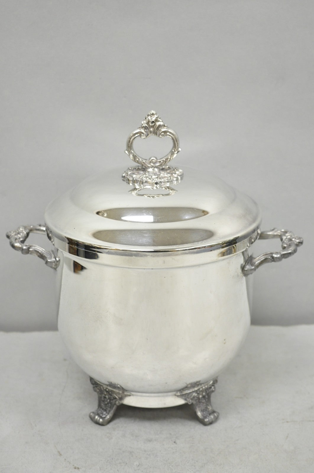 Vintage Victorian Silver Plated Footed and Covered Lidded Bar Ice Bucket