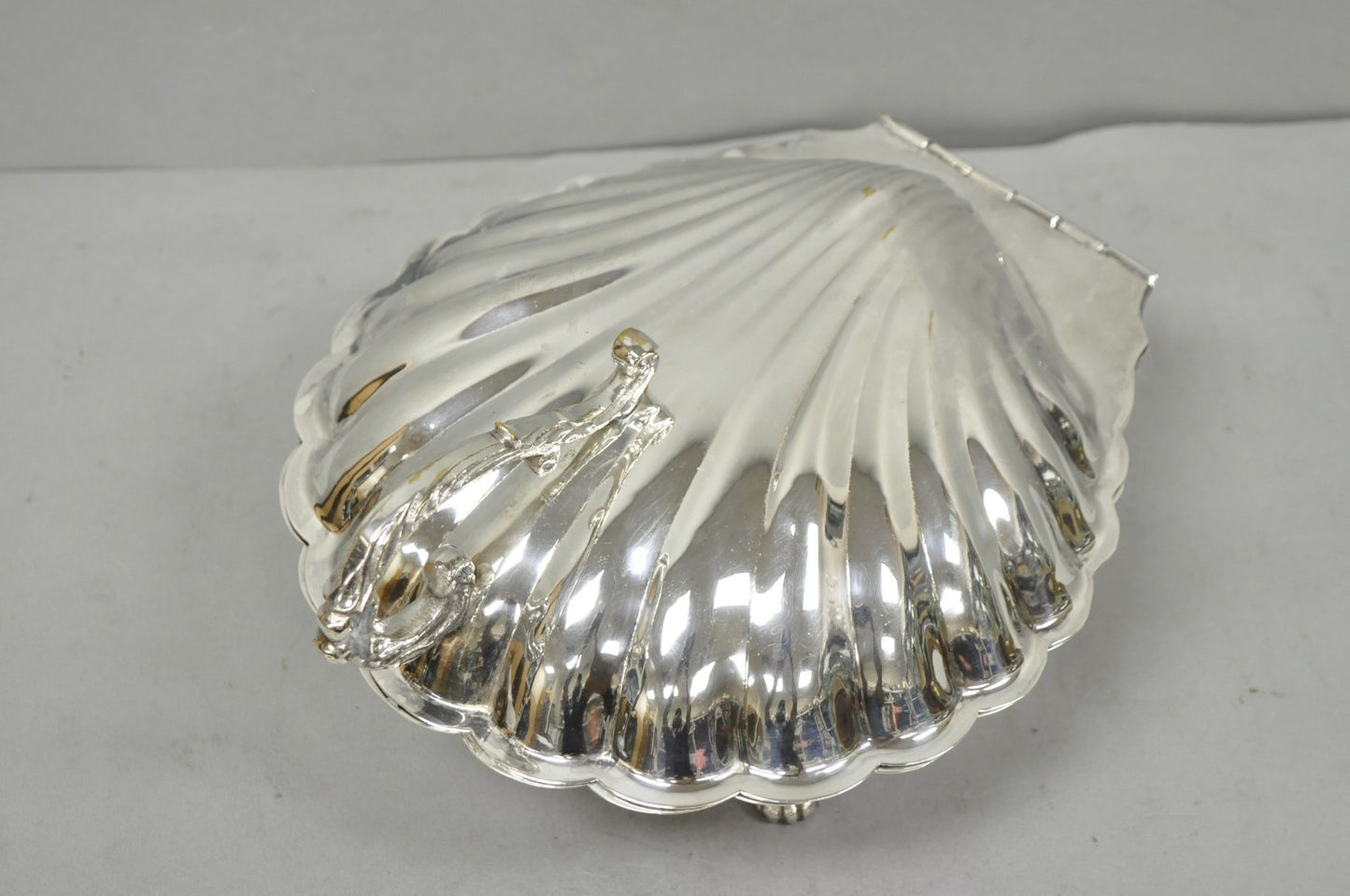 Vintage Regency Style Silver Plated Clam Shell Hinged Warmer with Floral Handle