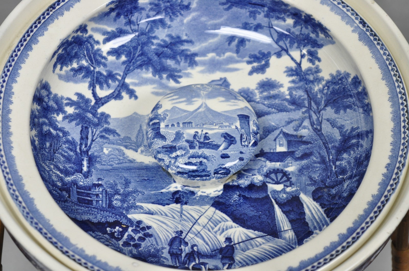 Wedgwood Landscape Etruria Pattern Blue White Porcelain Covered Slop Pot Commode