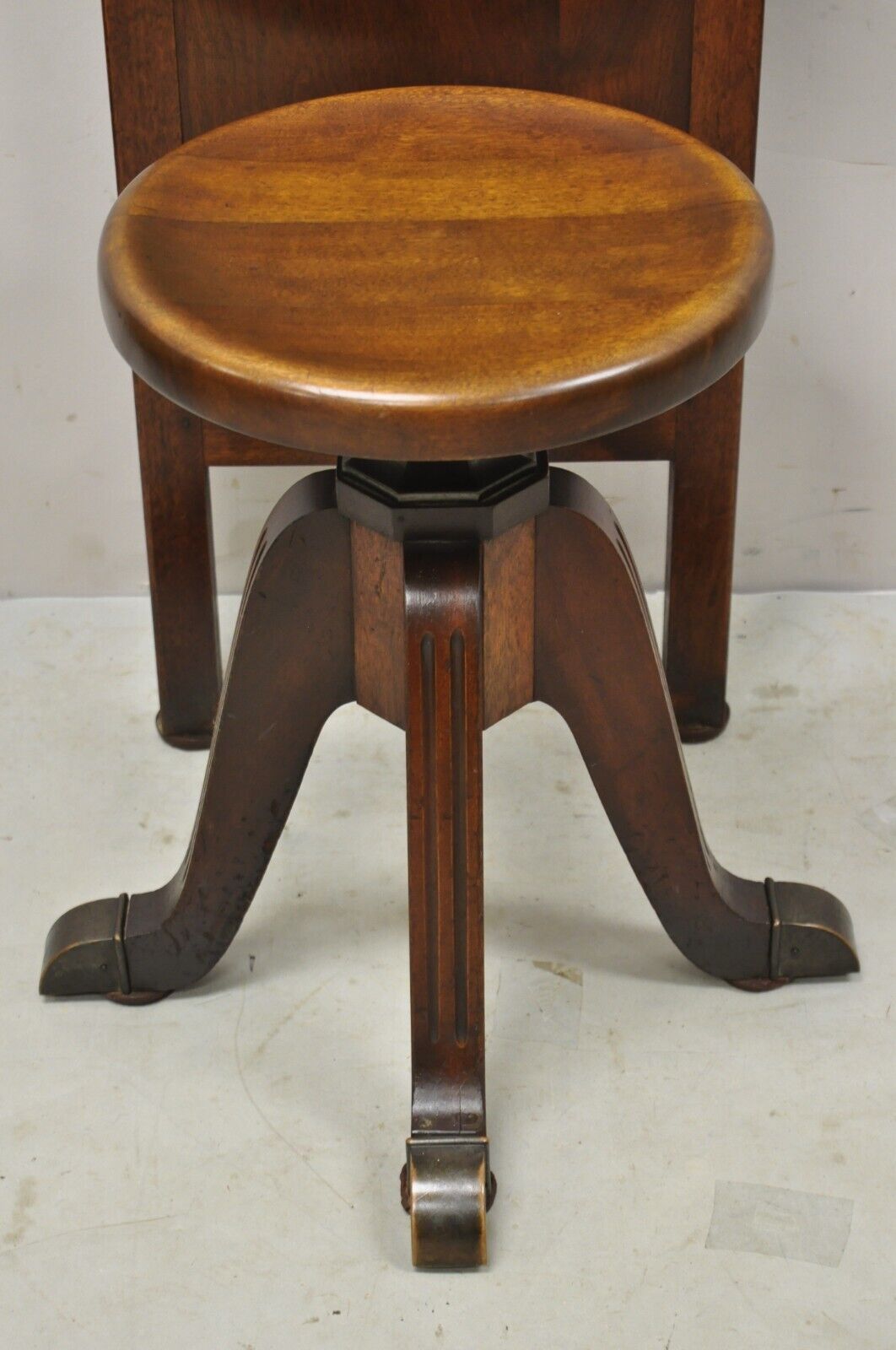 Hamilton Mfg Co High Back Adjustable Height Mahogany Architect Piano Stool