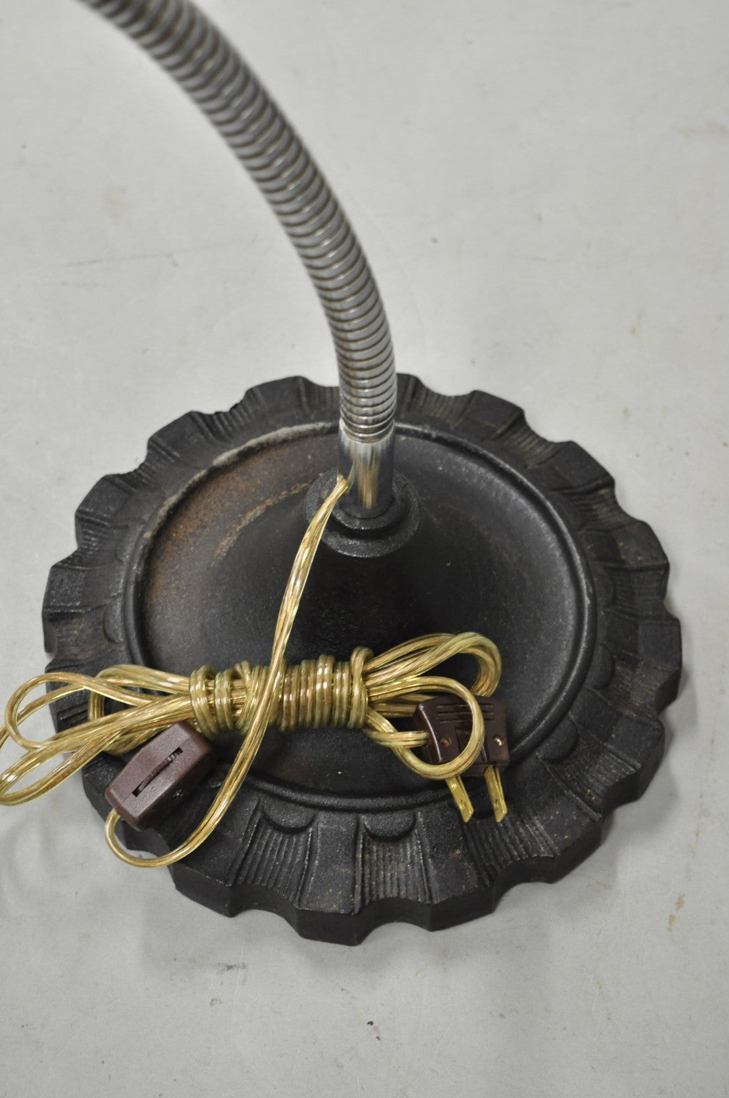 Vintage Industrial Modern Steampunk Cast Iron Gear Gooseneck Task Table Lamp