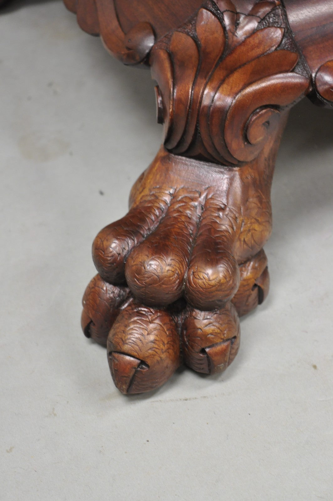 Antique American Empire Round Mahogany Carved Paw Foot Pedestal Base Side Table