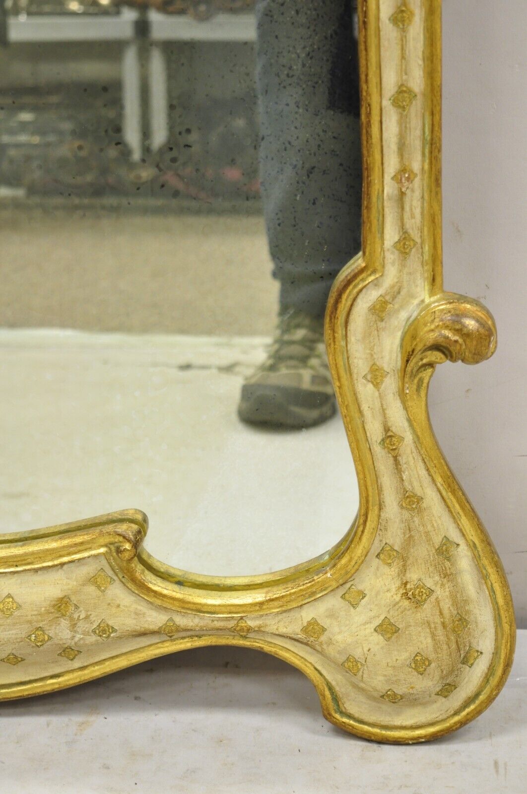 Vintage Italian Florentine Carved Sculpted Giltwood Cream and Gold Wall Mirror