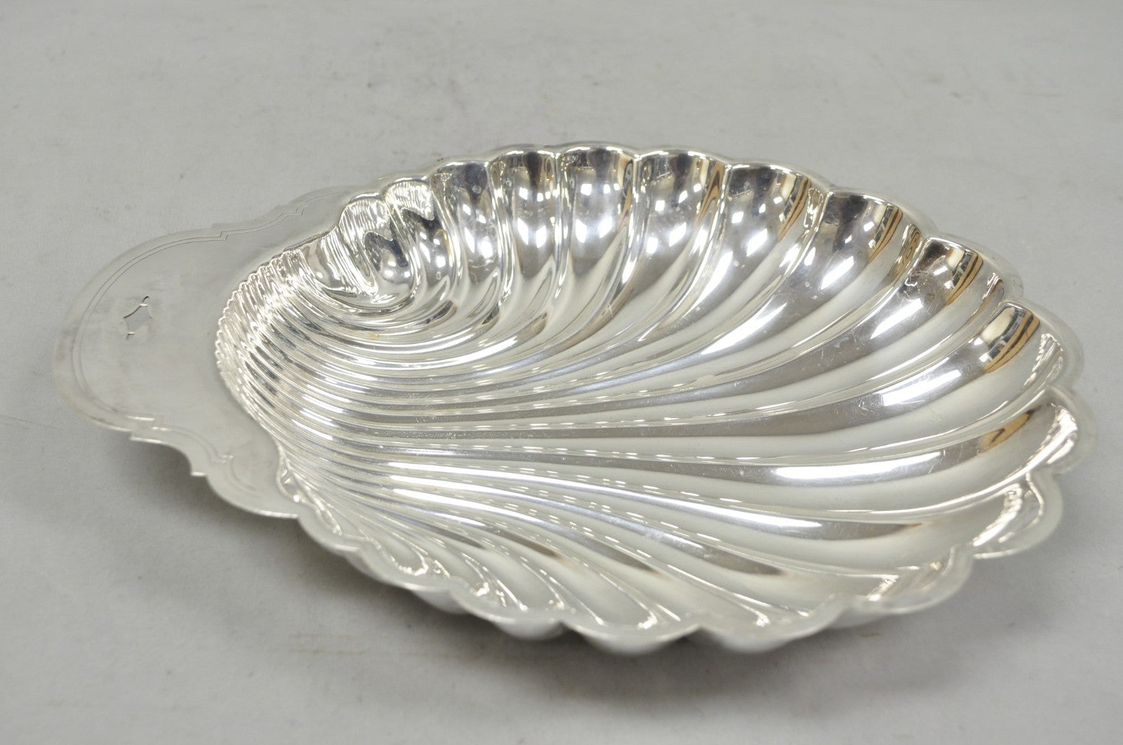 Vintage Mid Century Modern WM Rogers Silver Plated Clam Shell Serving Dish