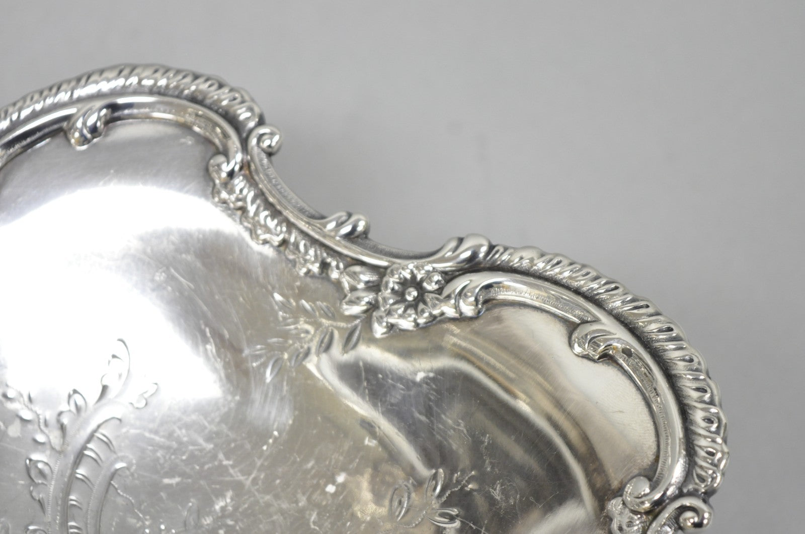 Antique Meriden Silver Plated Floral Repousse Pedestal Brides Wedding Basket