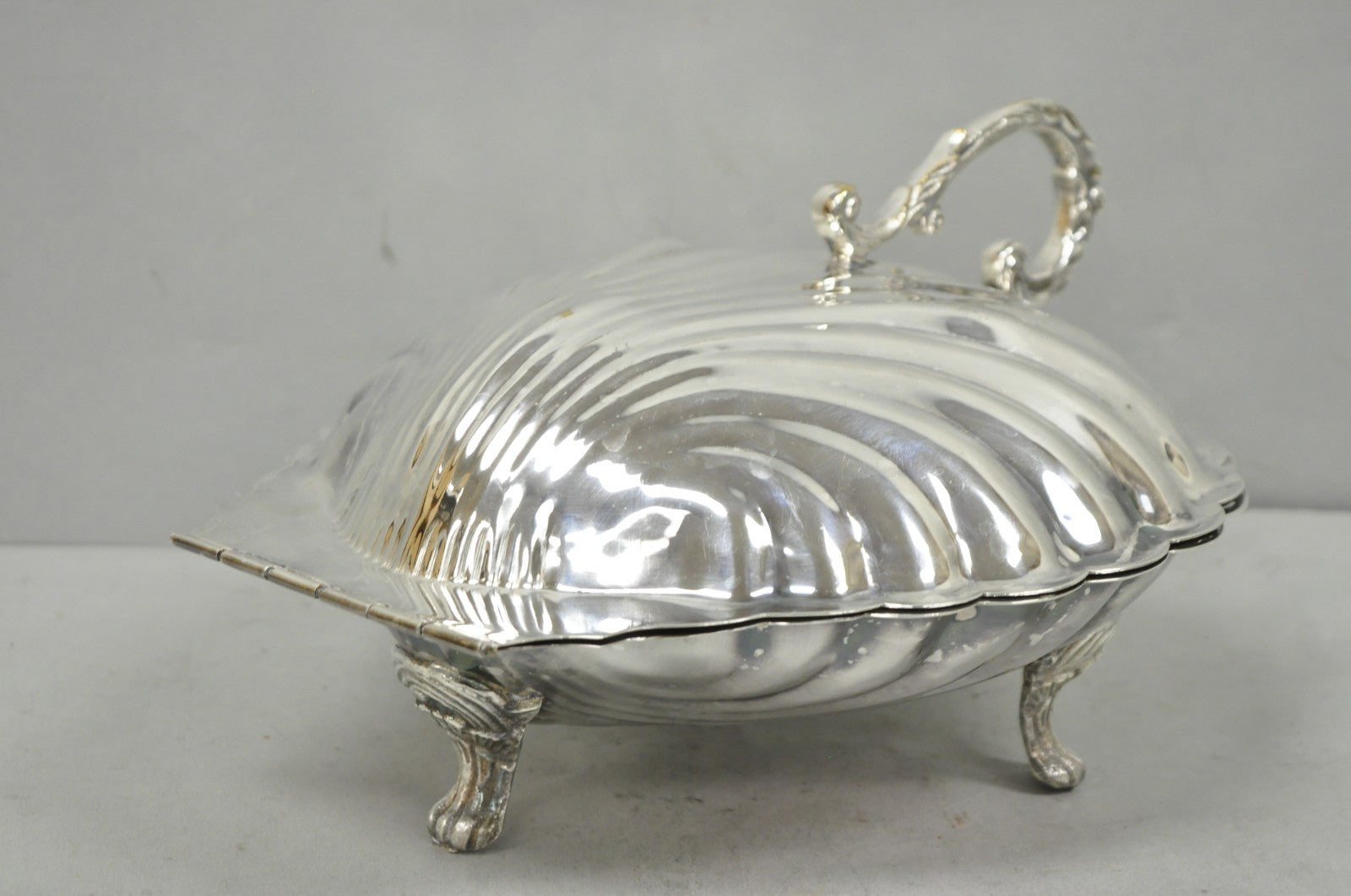 Vintage Regency Style Silver Plated Clam Shell Hinged Warmer with Floral Handle