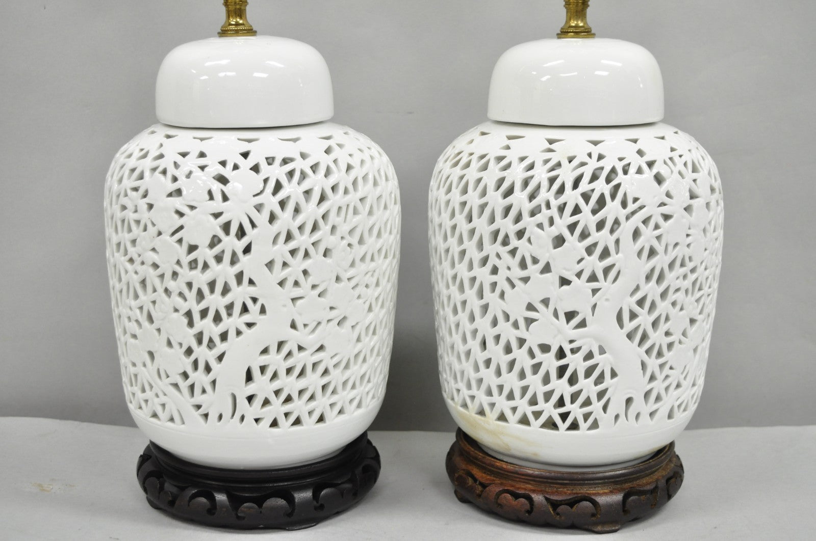 Chinoiserie White Blanc De Chine Porcelain Ginger Jar Oriental Table Lamp Pair