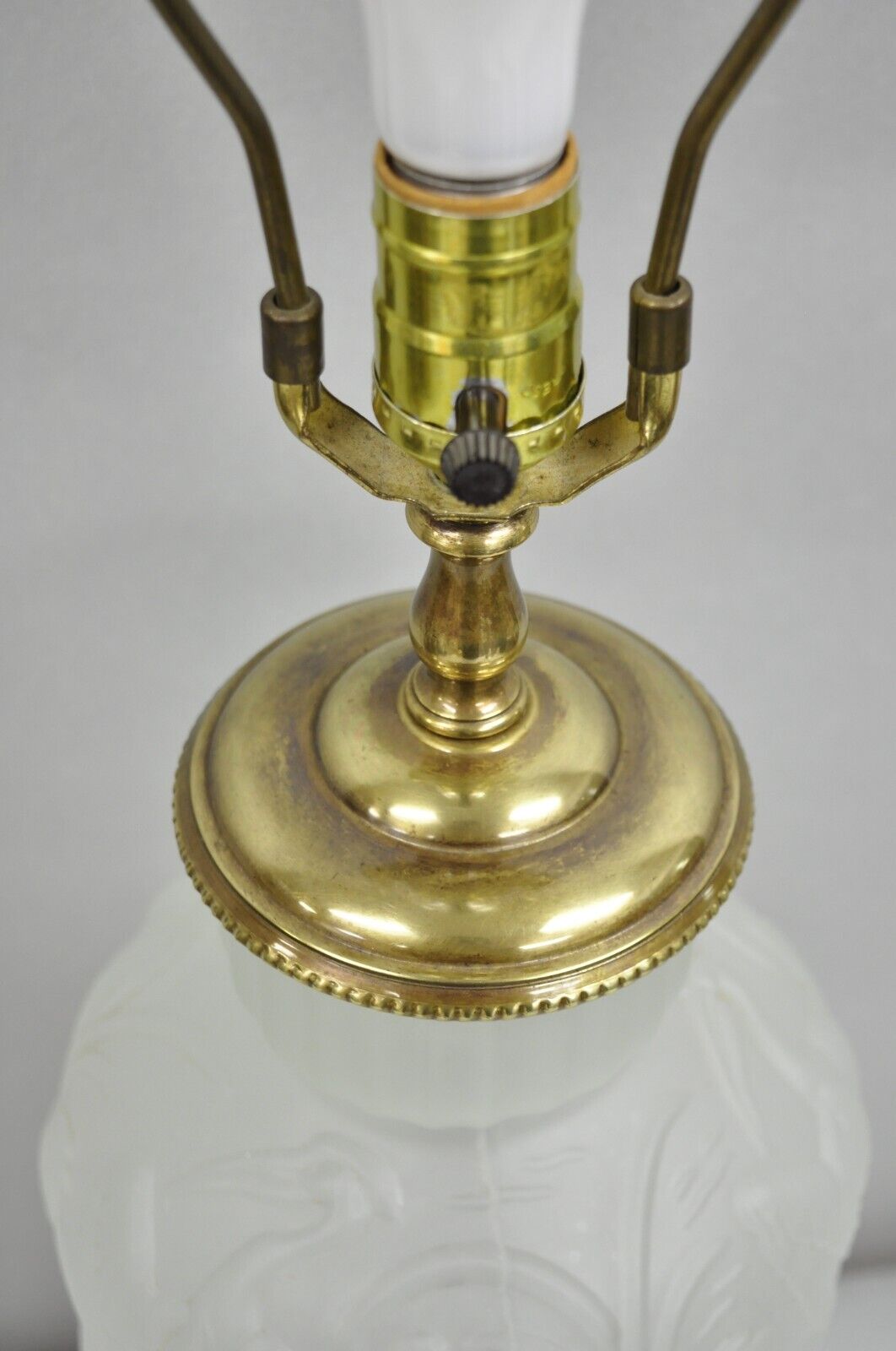 Vintage Chinoiserie Raised Satin Glass Tropical Birds Art Nouveau Table Lamp