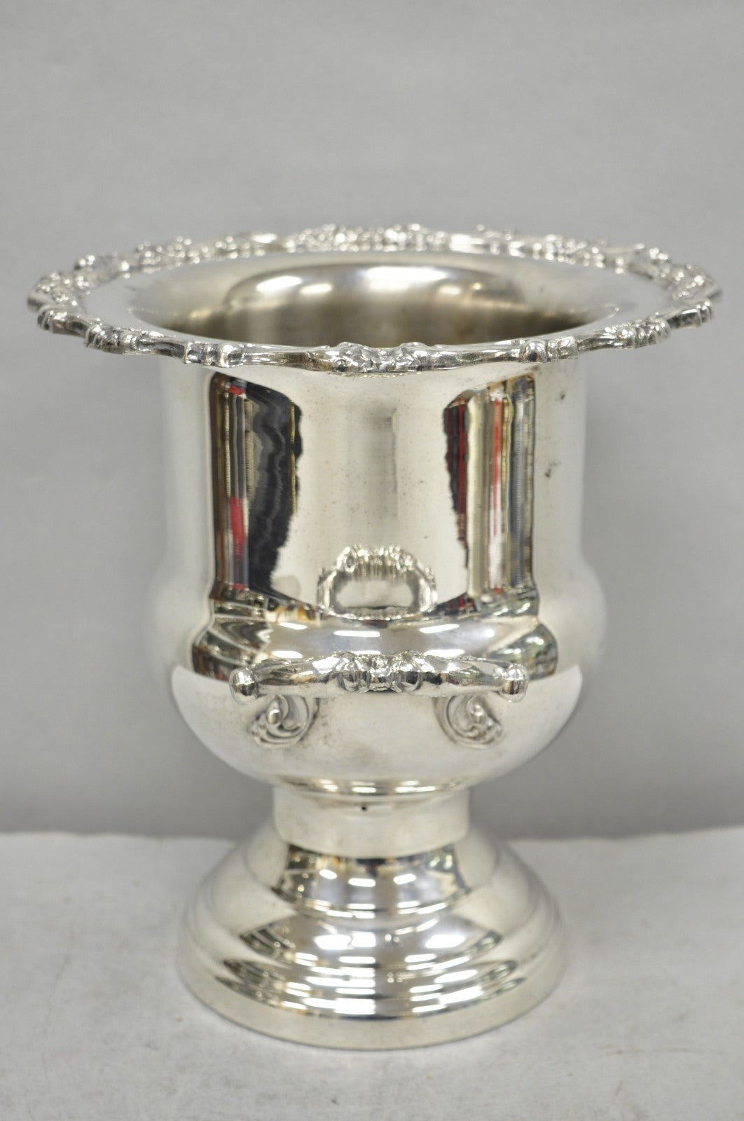 Vintage Oneida Silver Plated Trophy Cup Urn Champagne Chiller Bar Ice Bucket