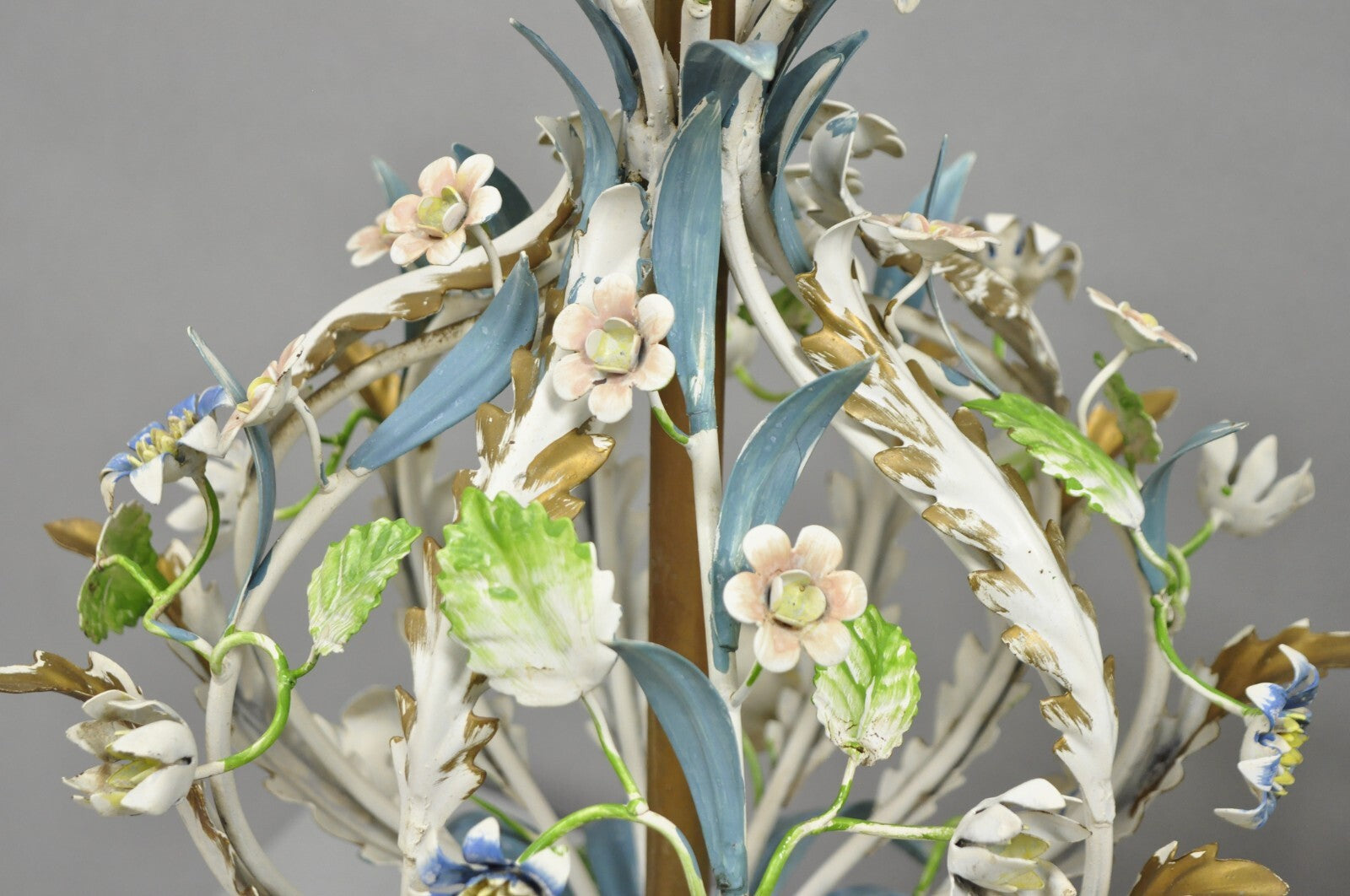 Vintage Italian Hollywood Regency Iron Tole Metal Painted Flower Table Lamp Pair