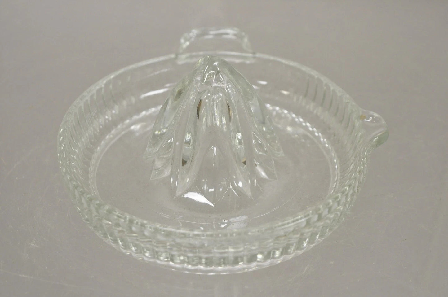 Vintage Art Deco Clear Glass Ribbed Hand Juicer Citrus Orange Handle & Lip