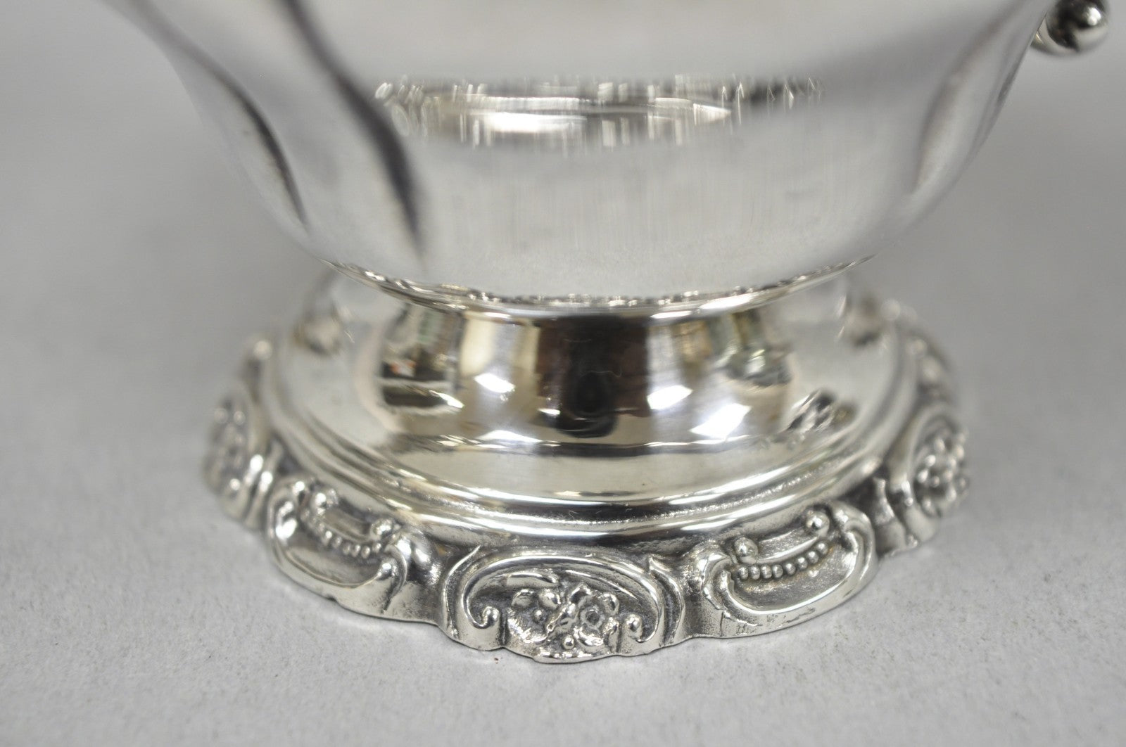 Vintage Baroque by Wallace 252 & 253 Silver Plated Punch Bowl Set w/ 10 Cups