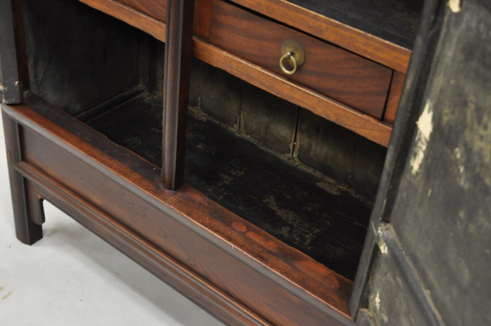Antique Chinese Hardwood 2 Door Wardrobe Wedding Cabinet with Drawers