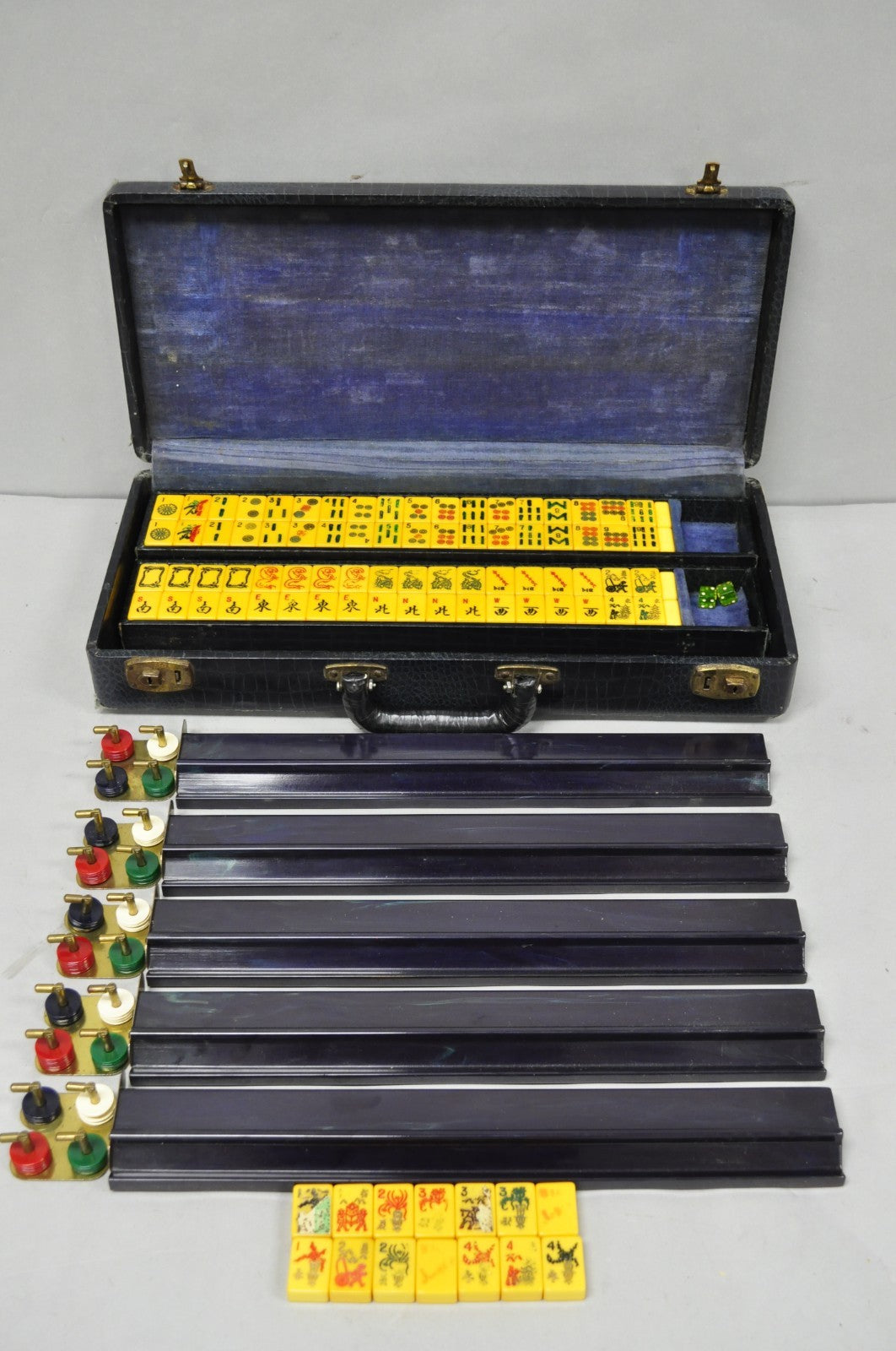 Vintage 1960s Mahjong Set Tiles in Case 162 Bakelite Tiles & 5 Racks