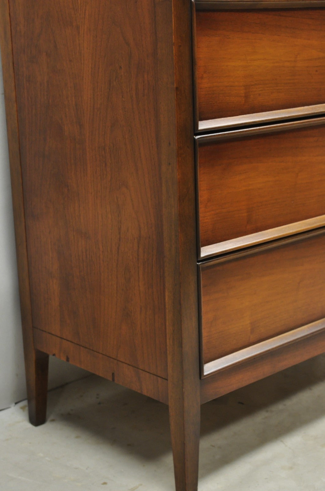 Vintage Drexel Mid Century Modern Walnut 5 Drawer Tall Chest Dresser Highboy