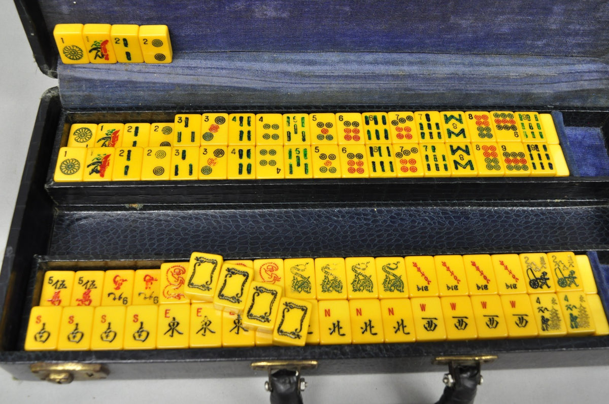 Vintage 1960s Mahjong Set Tiles in Case 162 Bakelite Tiles & 5 Racks