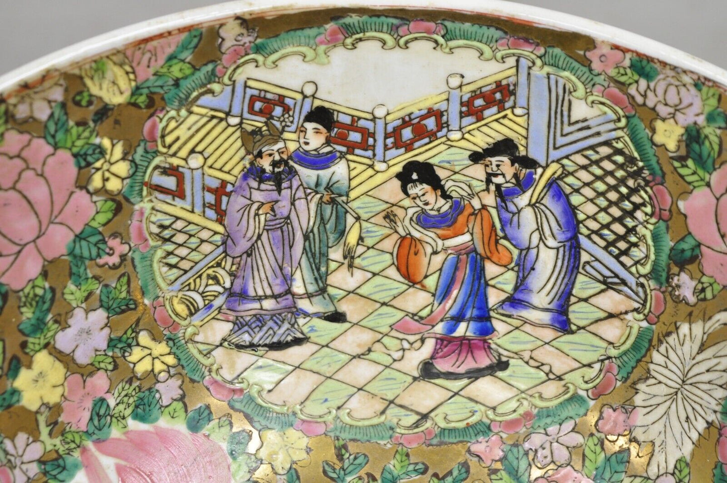 Vintage Rose Medallion Chinese Export Porcelain 12" Figural Painted Bowl
