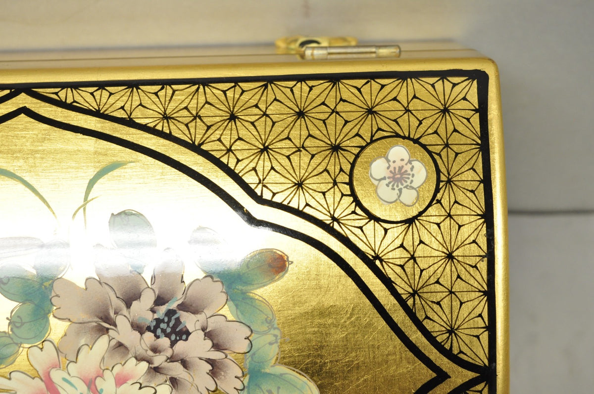 Vintage Chinese Oriental Gold Leaf Dome Lid Jewelry Box w/ Soapstone Figures