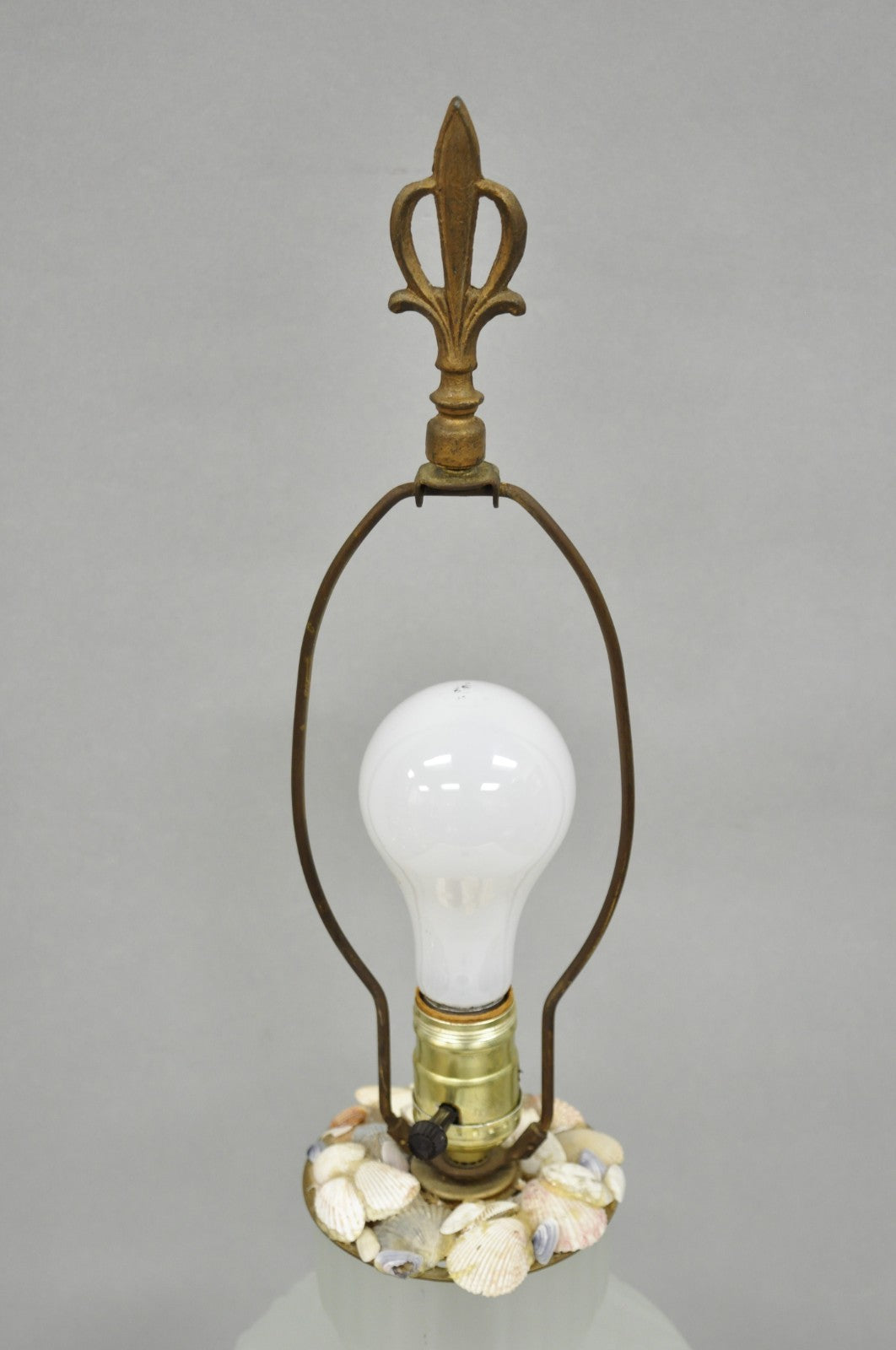 Vintage Chinoiserie Raised Satin Glass Tropical Birds Art Nouveau Table Lamp