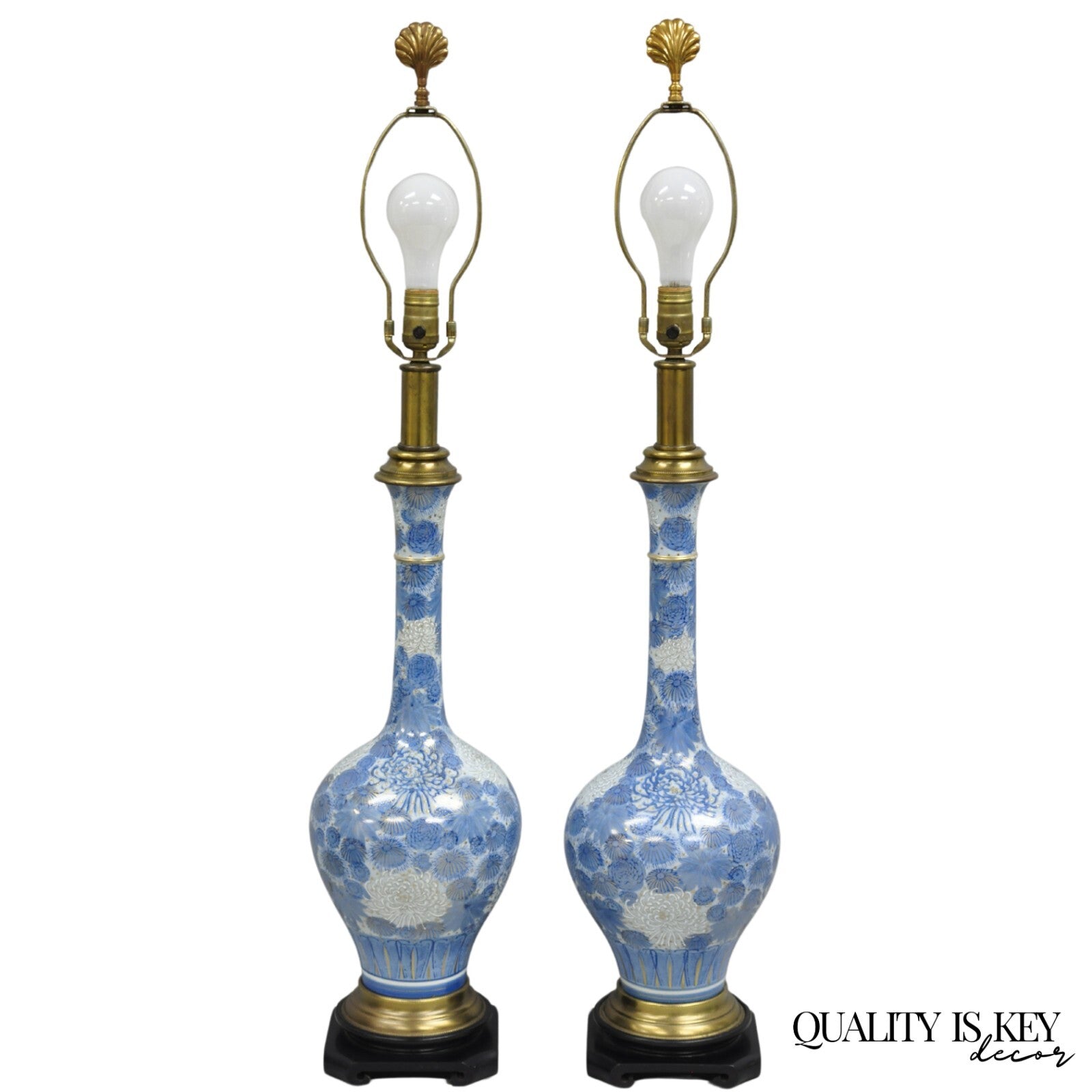 Vintage Paul Hanson Chinoiserie Blue Poreclain Flower Oriental Table Lamp Pair