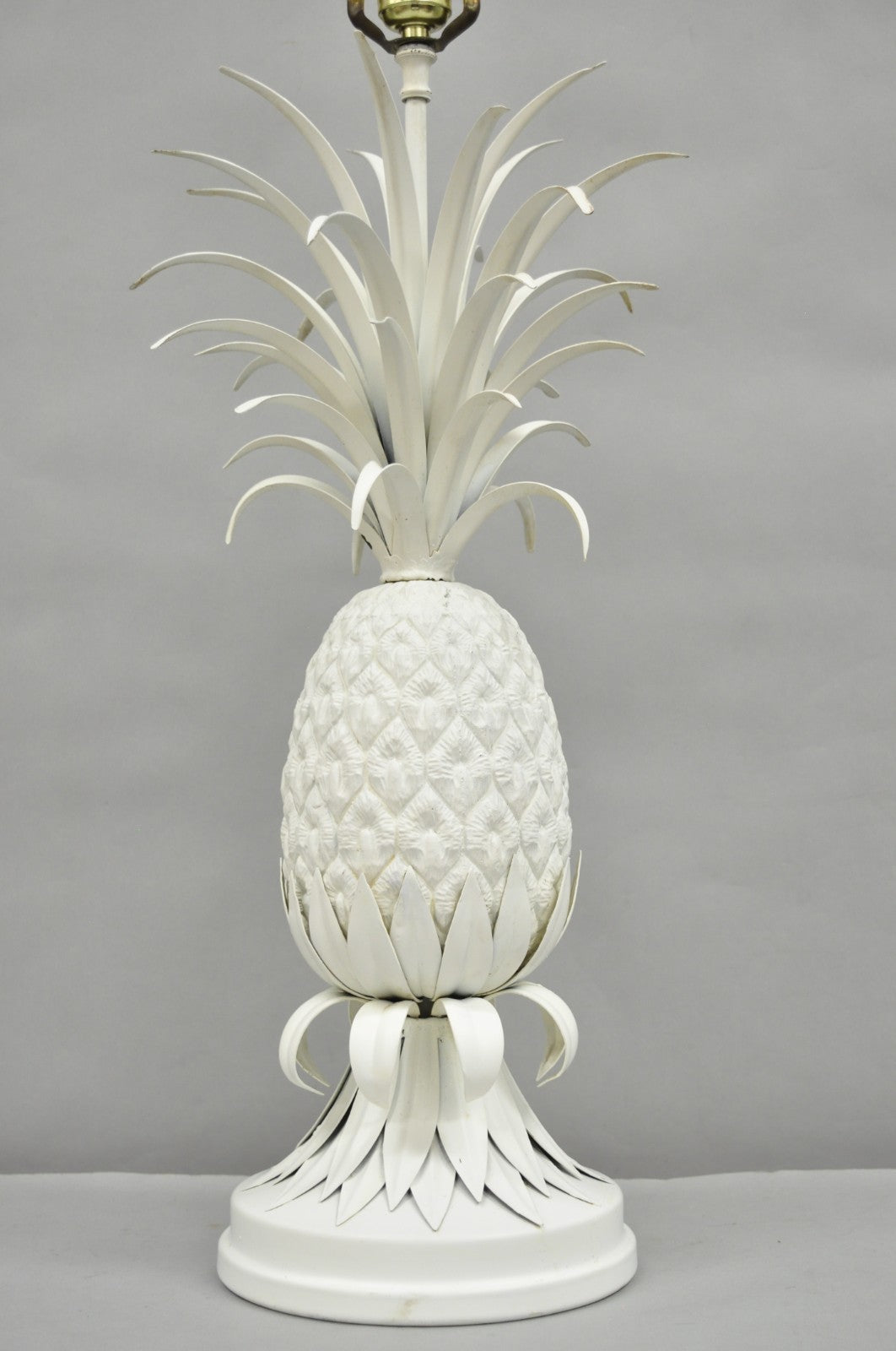 Vintage Italian Hollywood Regency White Tole Metal Figural Pineapple Table Lamp
