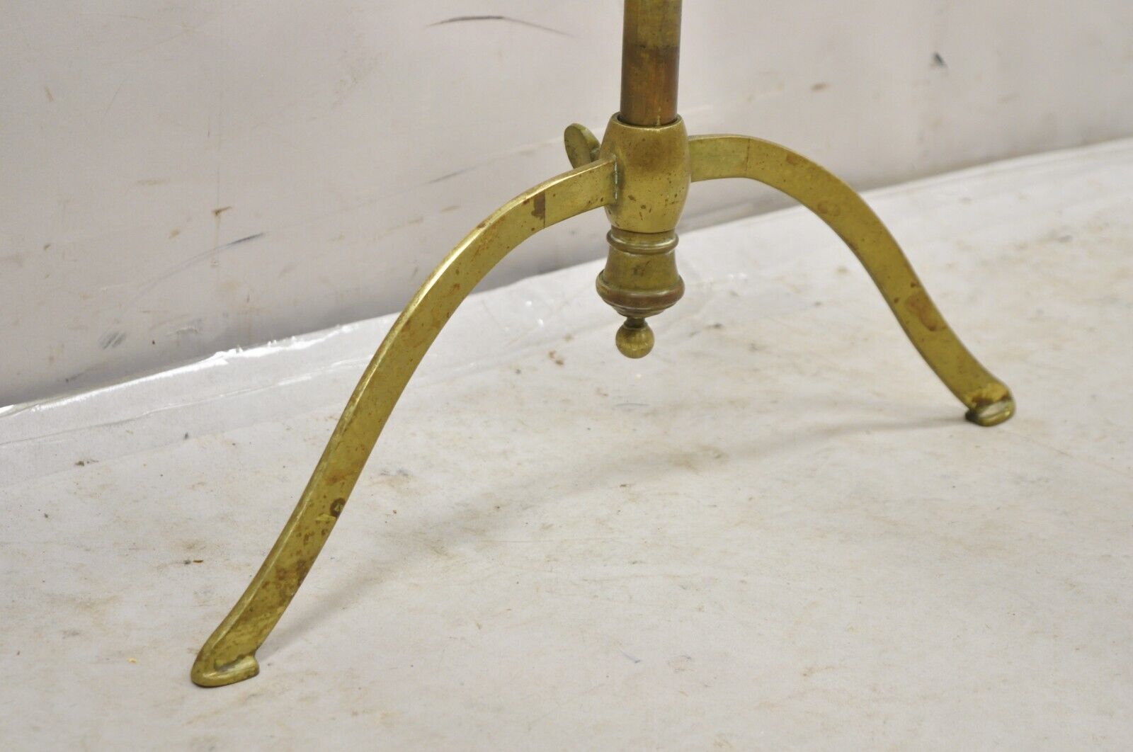 Vintage A. Ravenel Paris French Mid Century Modern Brass Magazine Rack Stand
