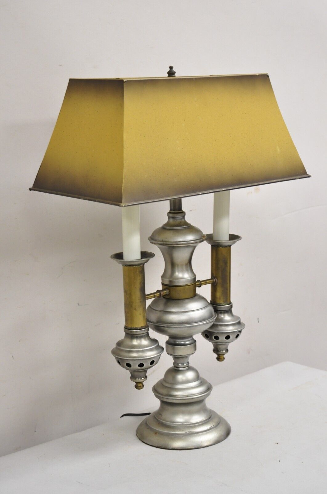 Vintage English Colonial Style Tole Metal Double Candle Student Desk Table Lamp