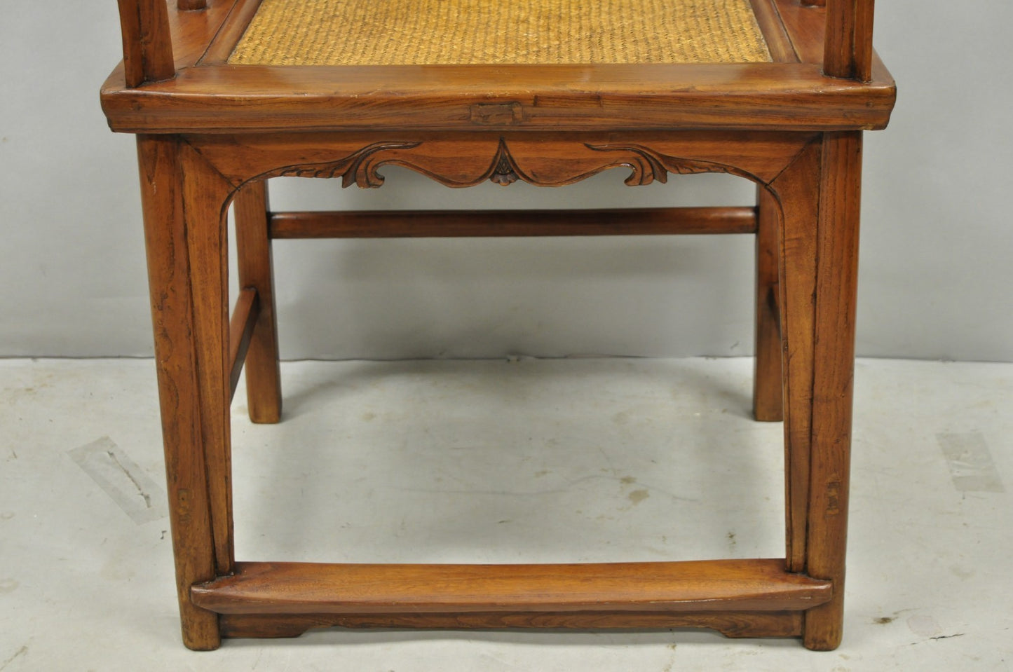 Antique Chinese Elm Hardwood Horseshoe Oriental Huanghuali Lounge Arm Chair