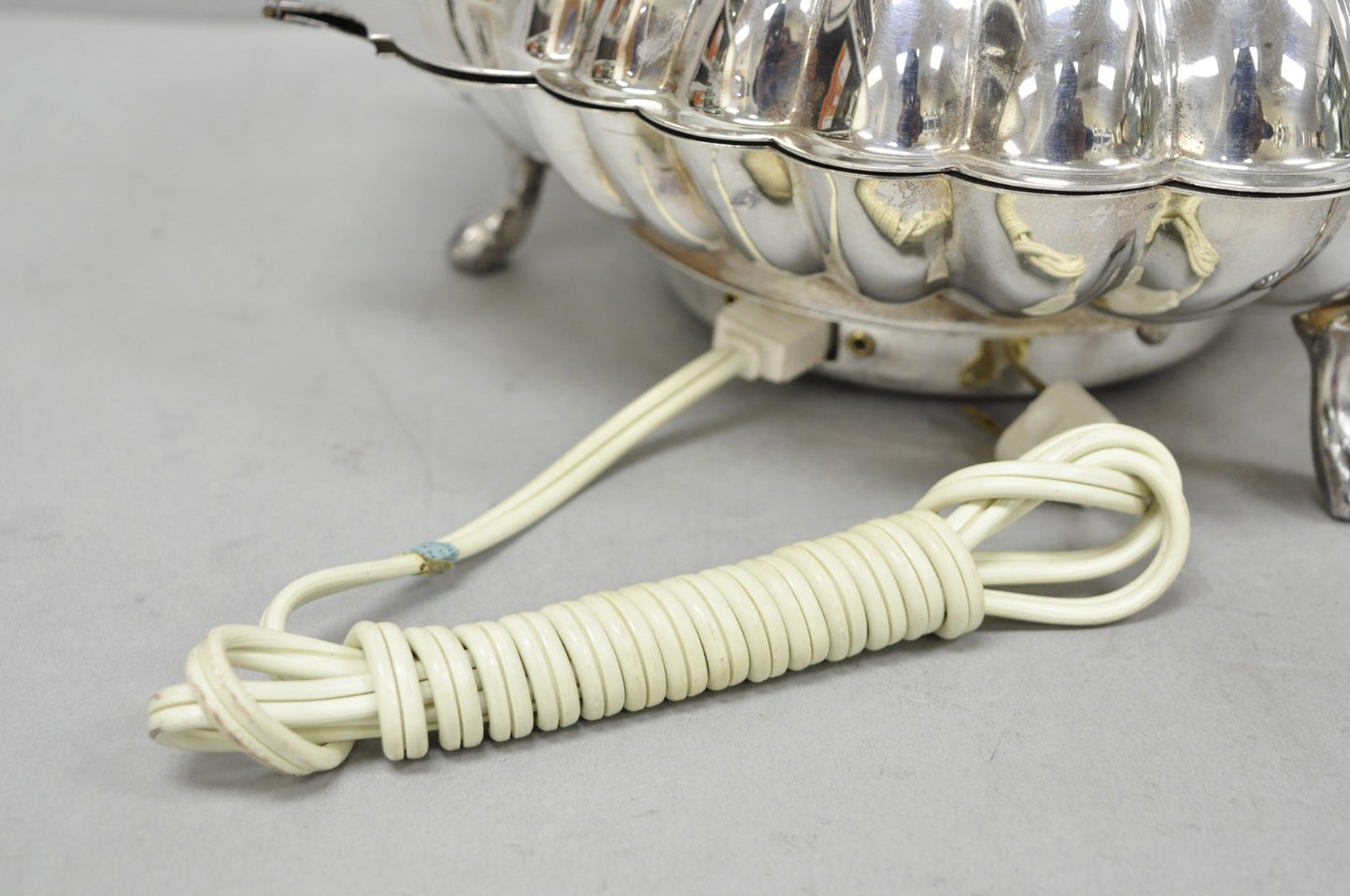Vintage Eaton Silver Co Regency Silver Plated Clam Shell Warmer w Dolphin Handle