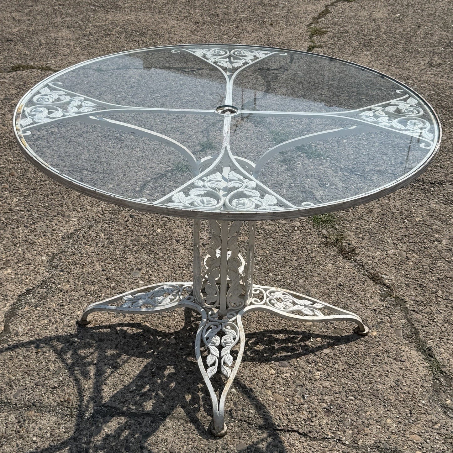 Vintage Russell Woodard Orleans Wrought Iron Pedestal Base Patio Dining Table
