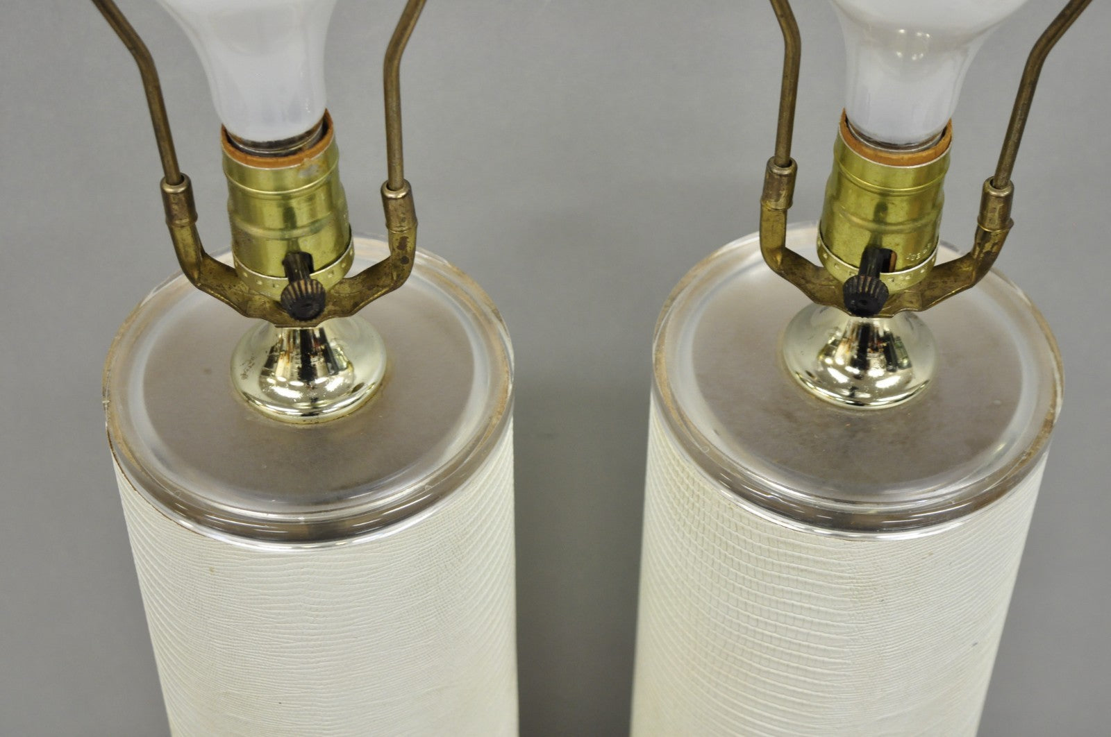 Vintage Hollywood Regency White Faux Alligator Embossed Cylinder Table Lamp Pair