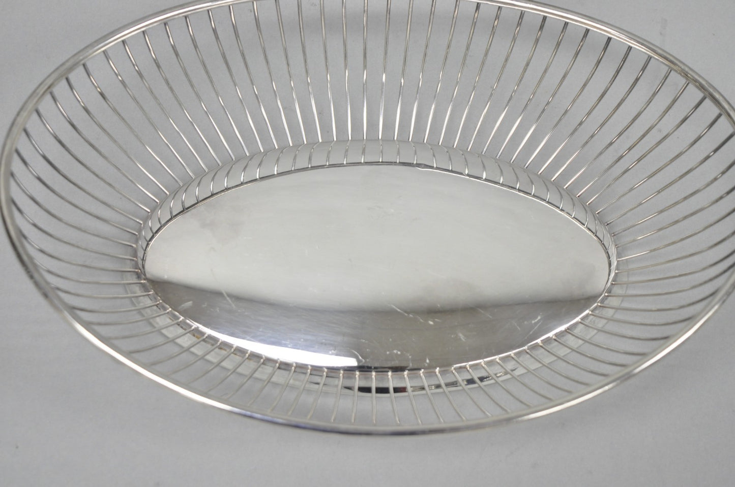 Vintage Gorham YC743 English Victorian Silver Plated Wire 11" Bread Fruit Basket