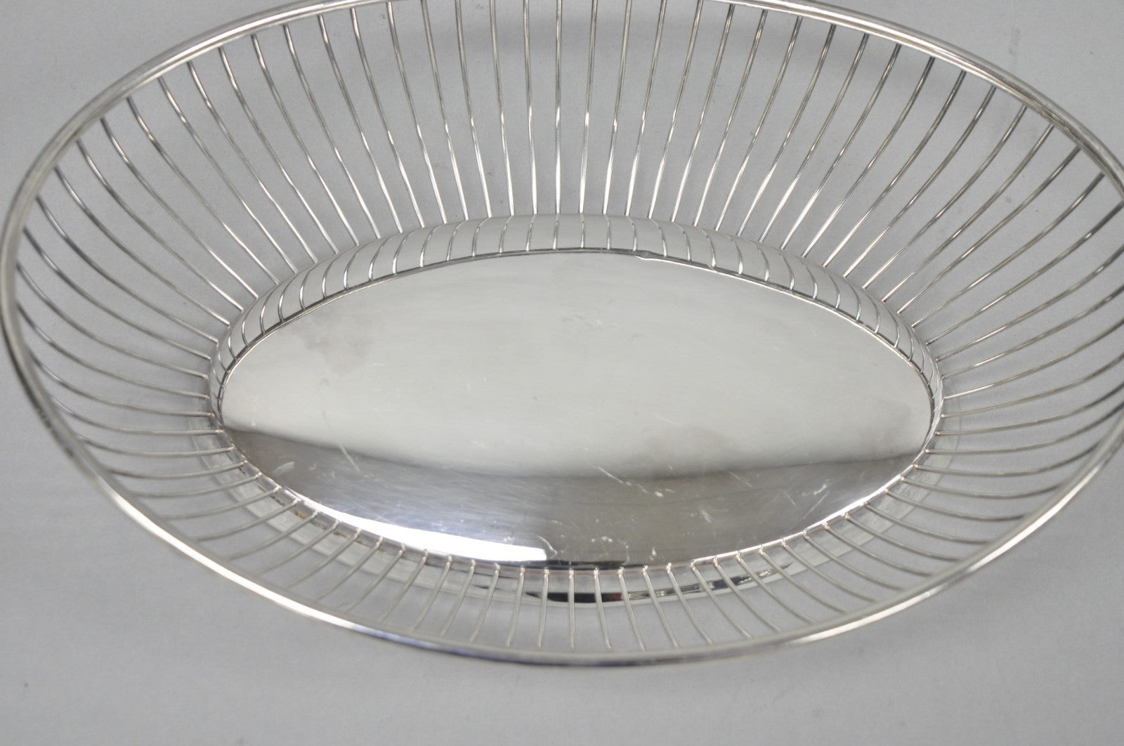 Vintage Gorham YC743 English Victorian Silver Plated Wire 11" Bread Fruit Basket