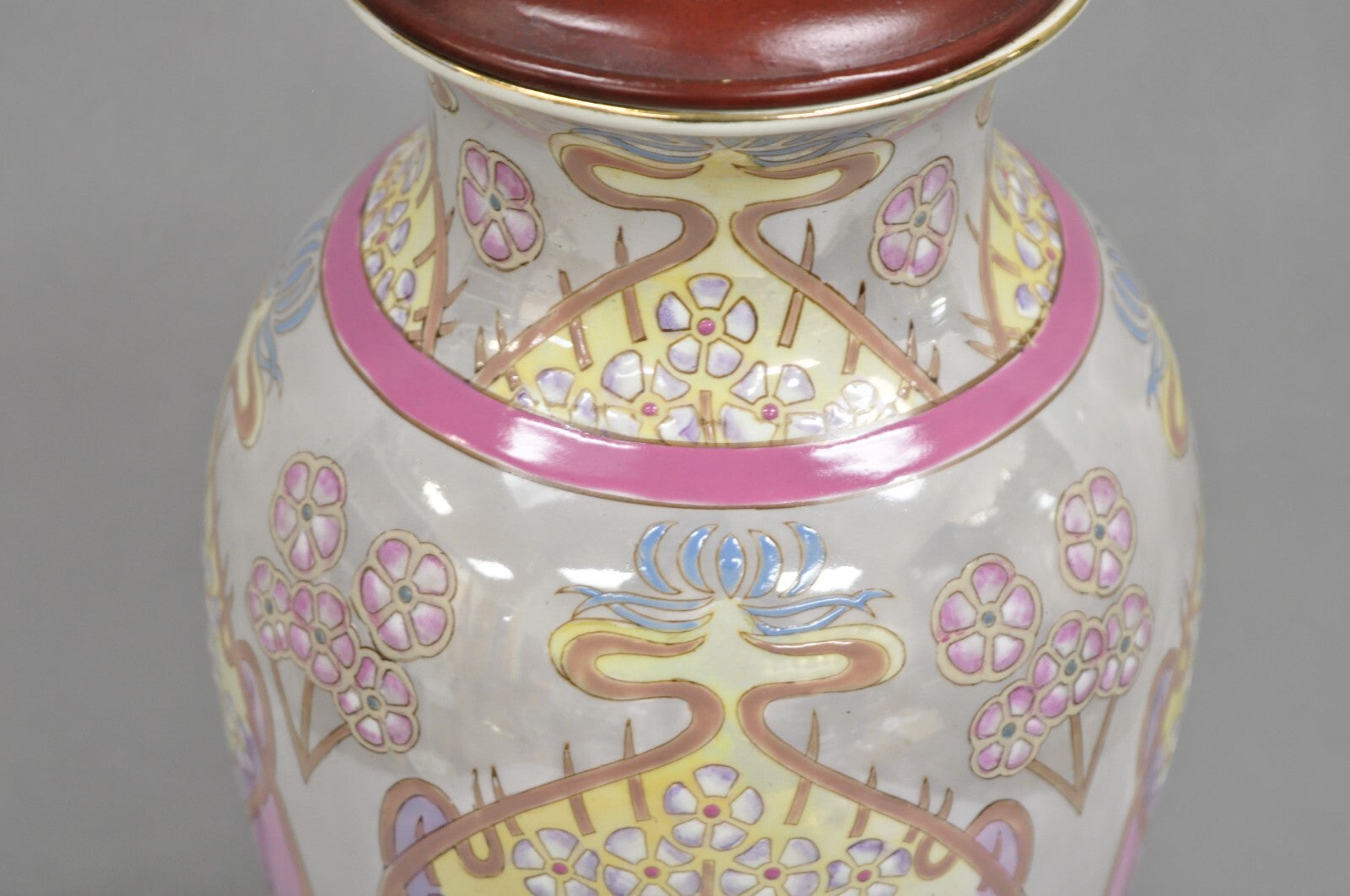 Vintage Chinoiserie Pink Glazed Porcelain Chinese Art Nouveau Table Lamp