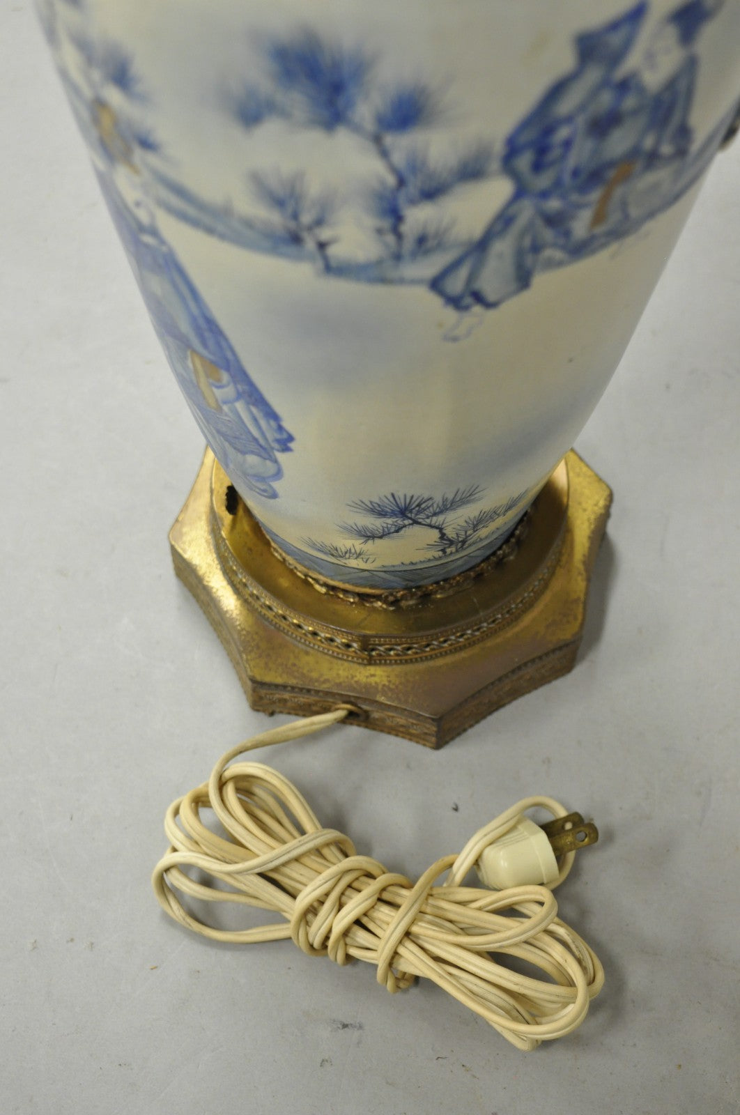Vintage Japanese Blue White Porcelain Jardinierie Vase Chinoiserie Table Lamp
