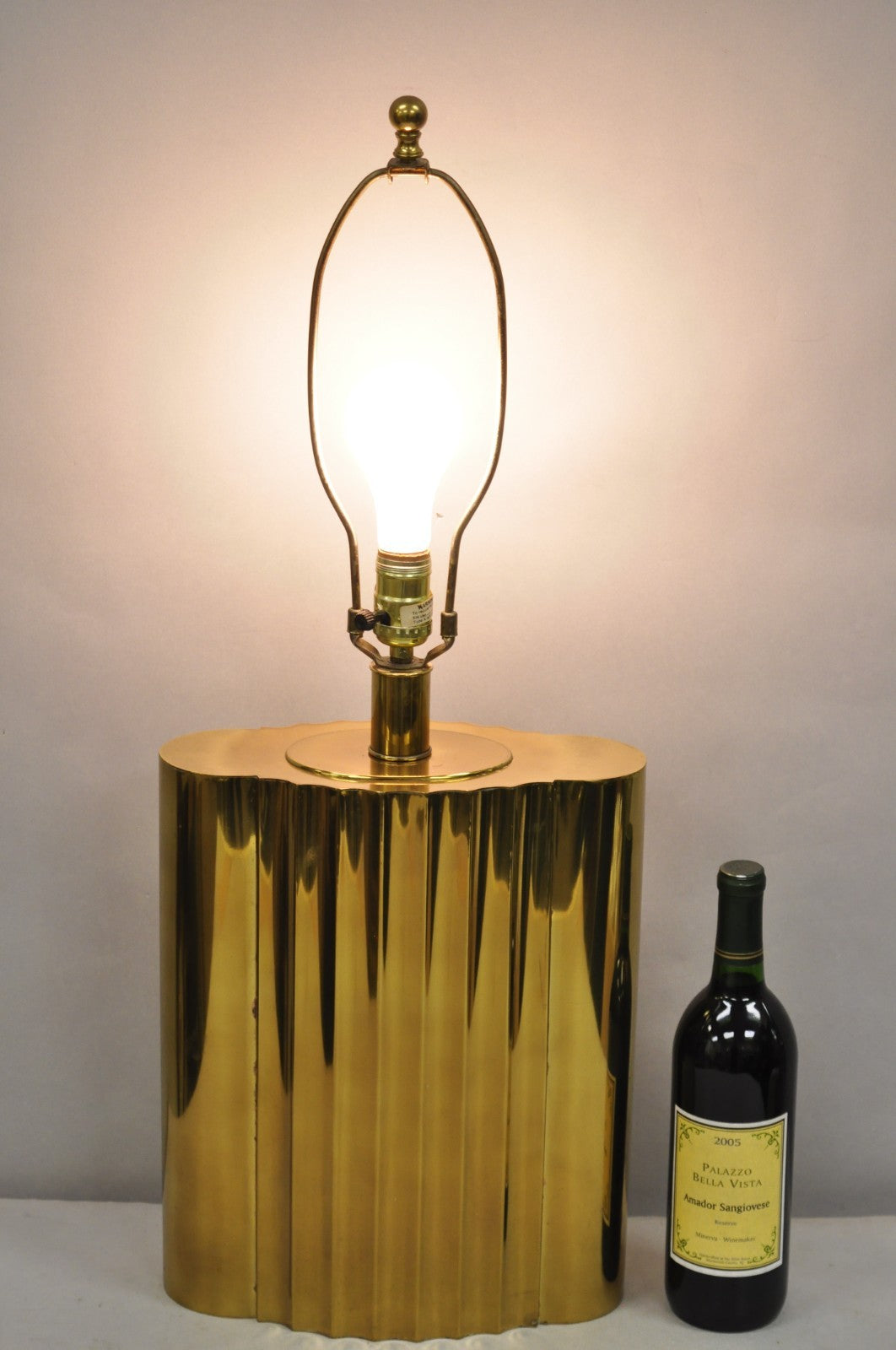 Vintage Paul Hanson MCM Hollywood Regency Burnished Brass Fluted Table Lamp