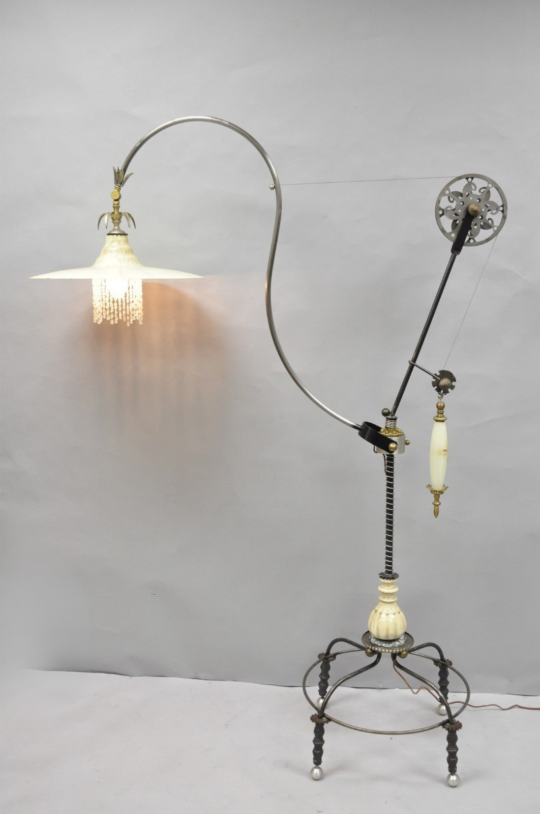 Unique Vintage Retro Steampunk Adjustable Cantilever Pulley Victorian Floor Lamp