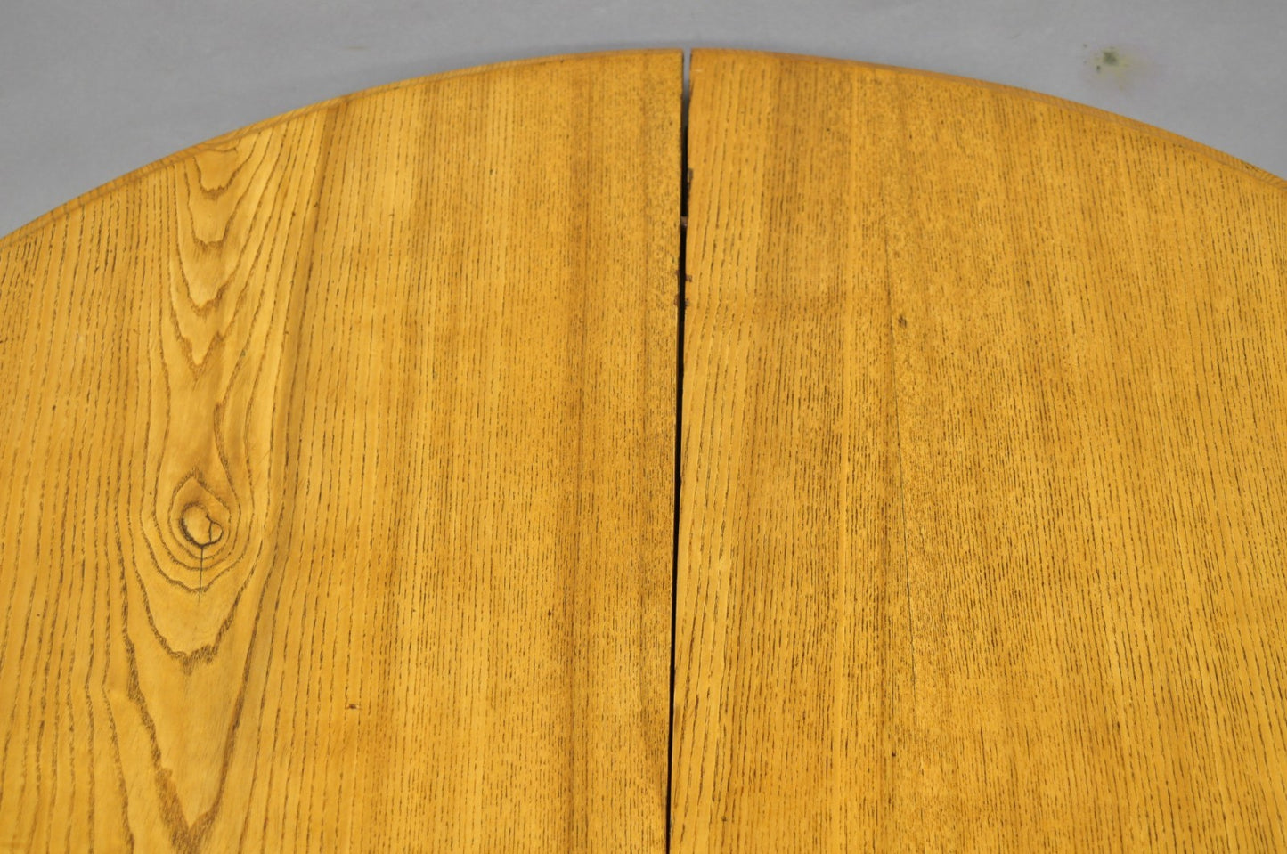 Antique English Victorian Oak & Elm Wood Round Extension Dining Table w 3 Leaves