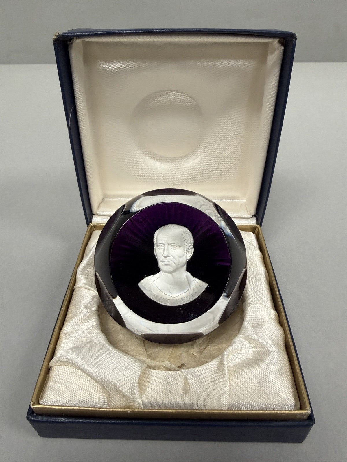Franklin Mint 1976 Baccarat France Julius Caesar Purple Sulphide Paperweight