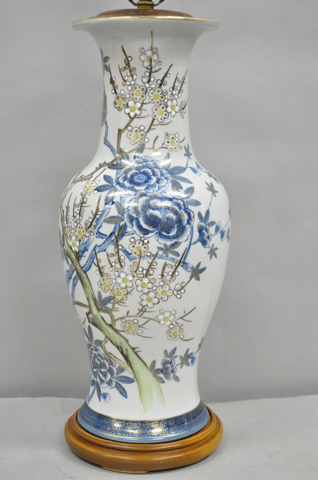 Vintage Chinoiserie Chinese Blue Flower Porcelain Jardiniere Vase Table Lamp