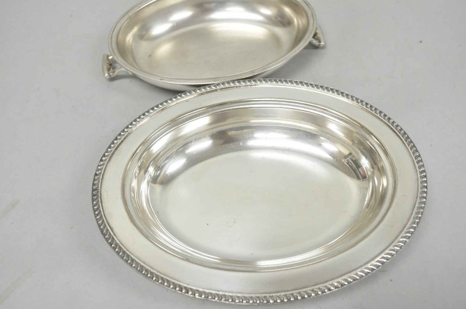 Vintage Modern Silver Mfg Co Silver Plated Twin Handle Vegetable Serving Dish
